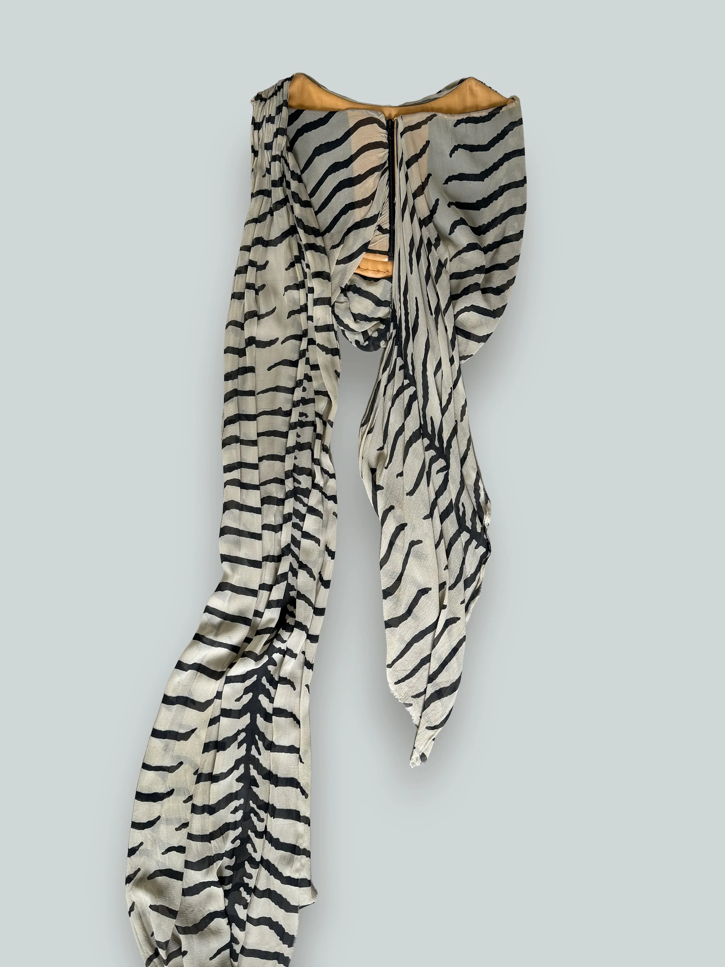 VIVIENNE-WESTWOOD-CORSET_3_opt.jpg