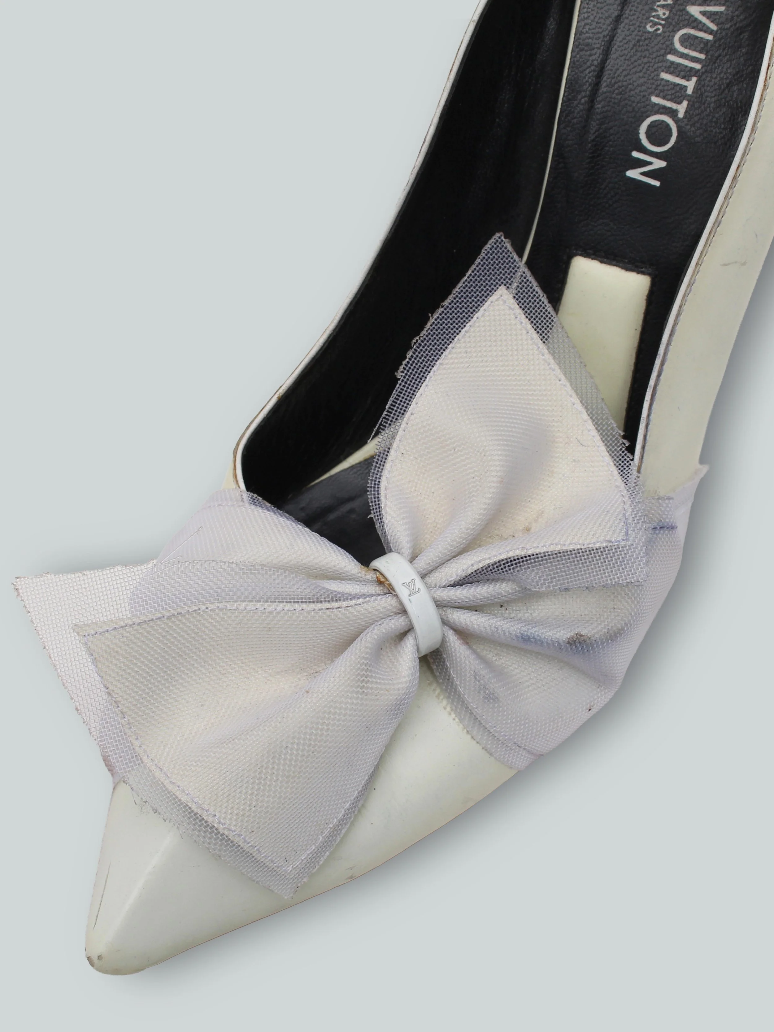 LV-WHITE-BOW-HEELS_7_OPT.jpg