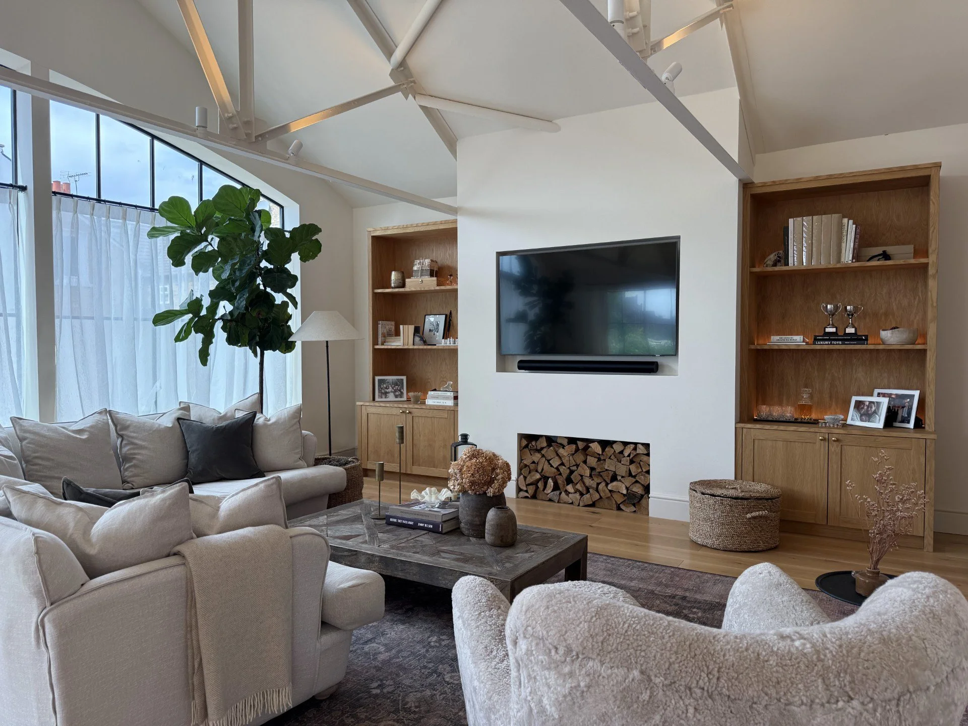 Living Room 01.jpg