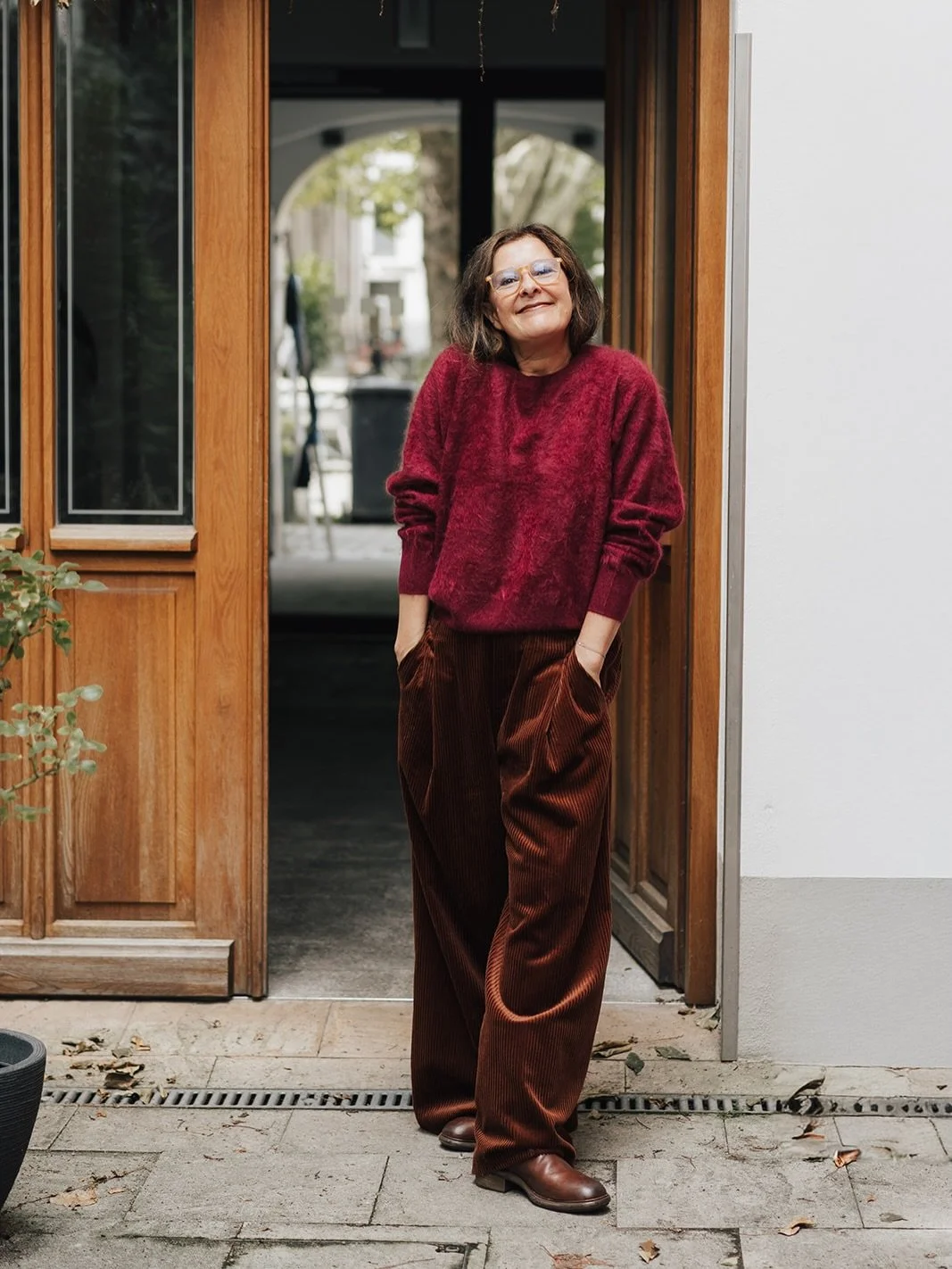 Fall coloring.

Total look @susannebommer #susannebommer #mink #cashmere #corduroy 

Photocredit @sinagoeschen