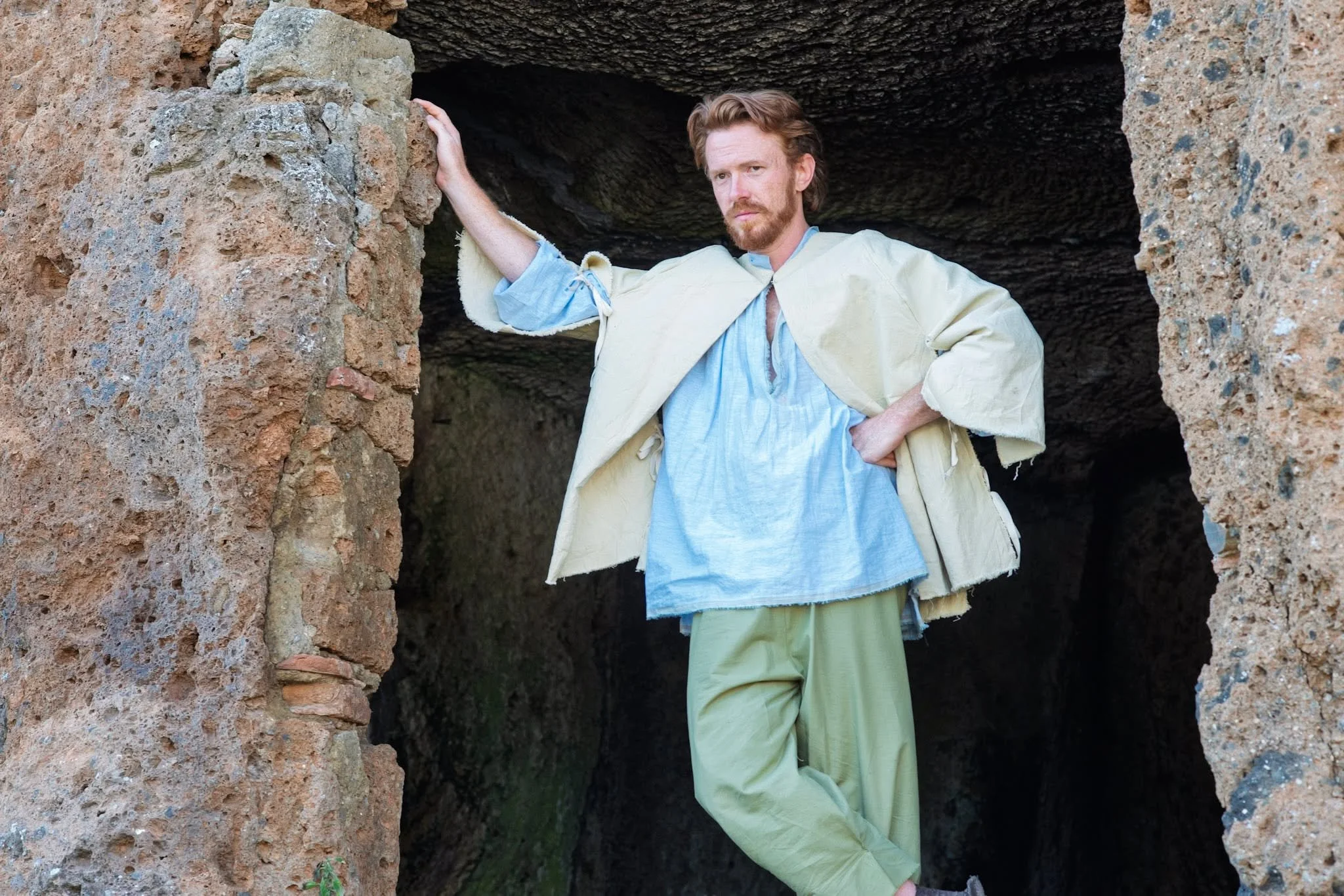 #Throwback to the year 999: Count Ludovico leaves his man-cave for a brief public execution
📸@davidandreweiss 
with @erik.bolner 
@devilmaycare.productions 
#partylikesits999 #medievaltimes #independentfilm #sitcom #actinglife #behindthescene #light