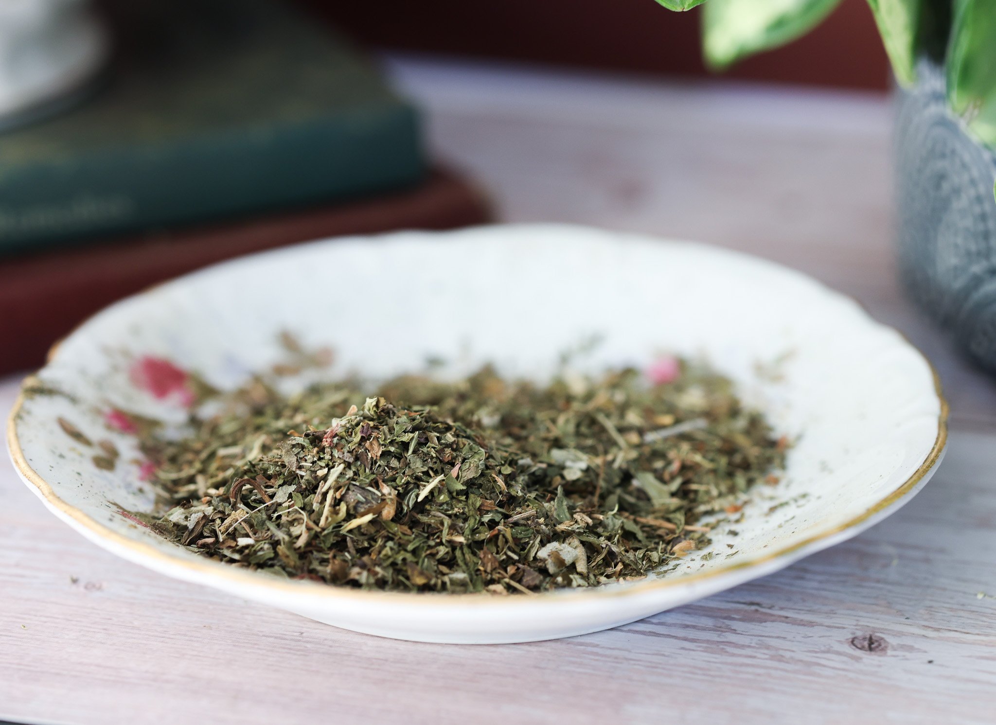 Herbal hot flash support tea with red clover, sage leaf, peppermint, spearmint, black cohosh, and lemon balm by Raise Wellness.