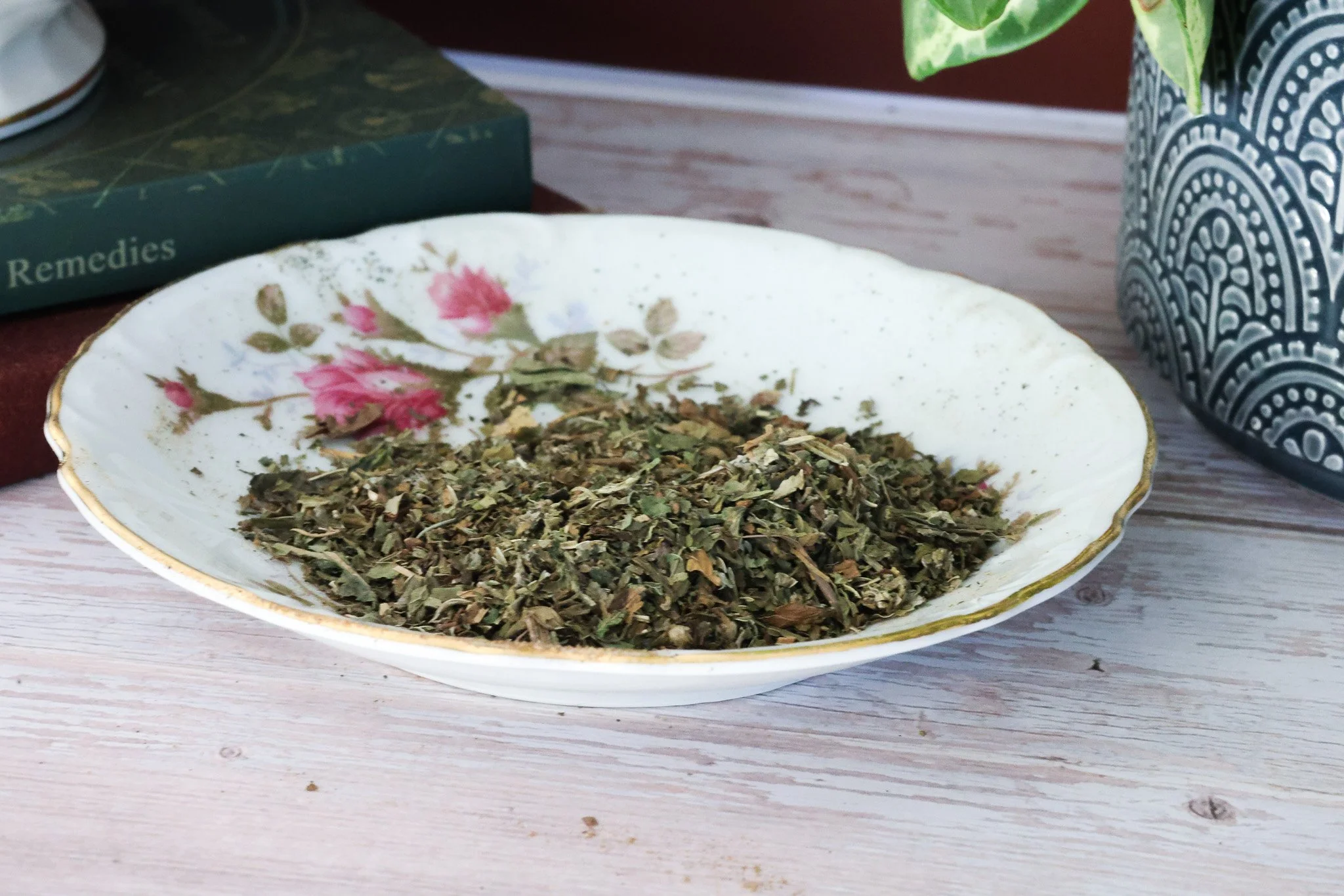 Caffeine-free hormone support tea blend featuring spearmint, nettle leaf, raspberry leaf, dandelion root, cinnamon, and lemon balm.