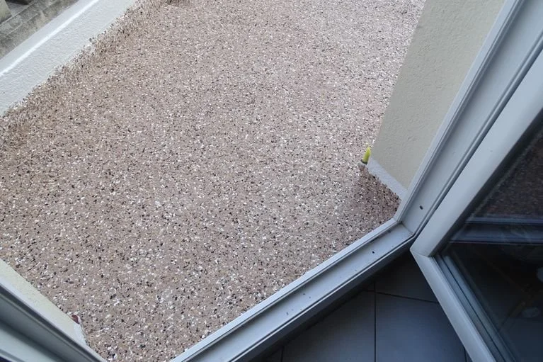 Etanchéité résine liquide polyuréthane
- Paillettes avec un large choix de coloris