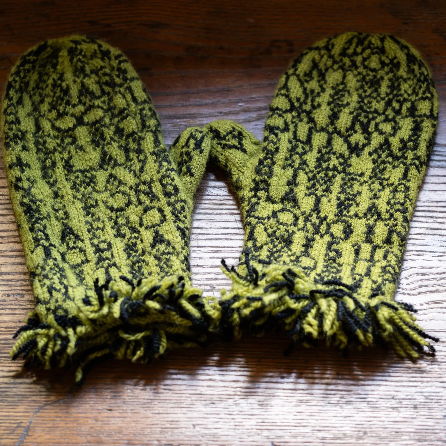 Poetry mittens, inspired by a 19th century mitten in the Smithsonian. The Tatter Blue Library in NYC, recreated these as a knit-a-long project, serving to tell a story through textiles. Comprised of several lines from 5 poets, it speaks from the pers