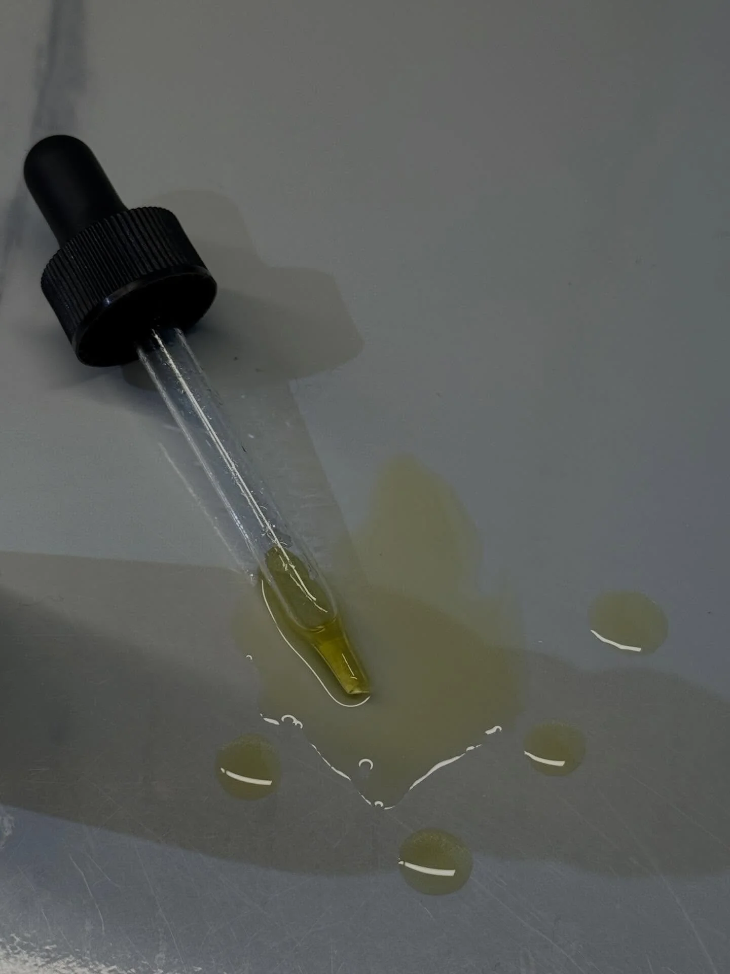 Drops only wasted cause we&rsquo;re waiting for you to book your next appointment with us ✨  send a message, follow the link in the bio, call 704-610-2057  to book your next appointment. 

#facials #tuelskincare #lakenormannc #mooresvillenc