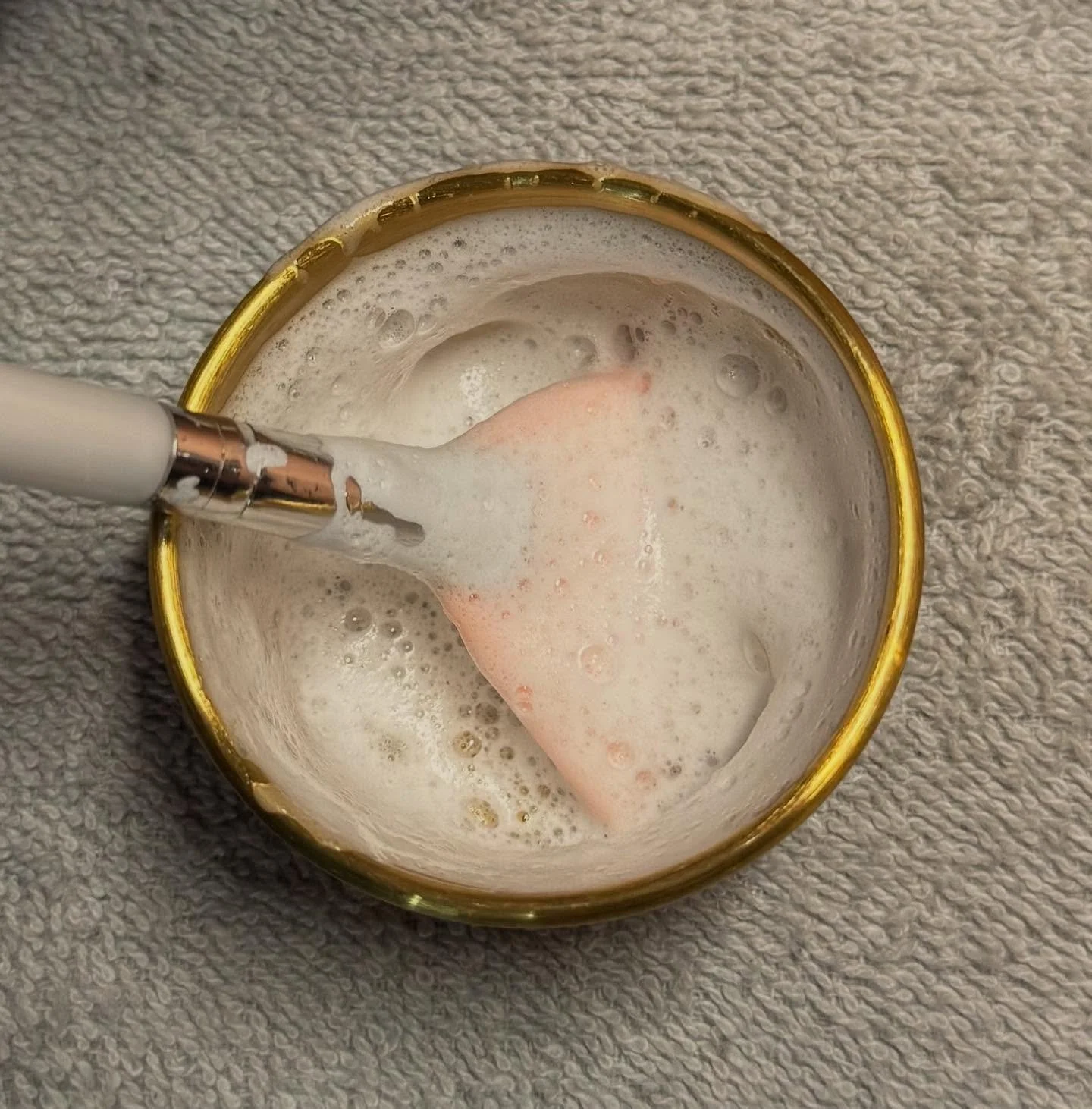 Book your next facial with us and get those pores cleaned&hellip;. You know you want to 😏 DM us, book online via the vagaro link, or call 704-610-2057 to come see us 🫶🏼