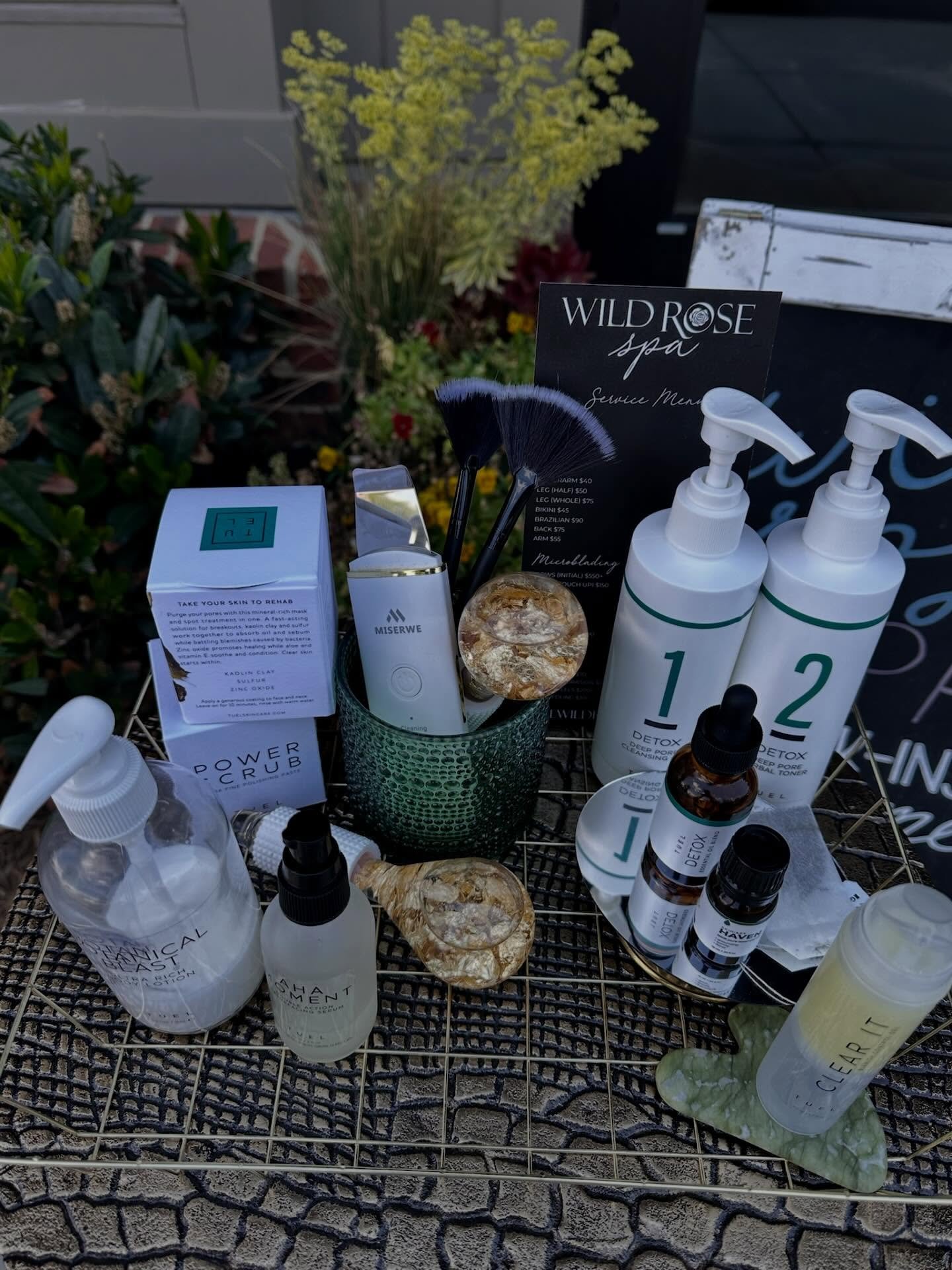 The gangs all here&hellip; just waiting on you to book your next facial with us 🤪 

Booking is easy! Send us a message, call 704-610-2057, or book online via our Vagaro link!

#lakenormannc #mooresvillencspa #mooresvillenc #facial #ncesthetician