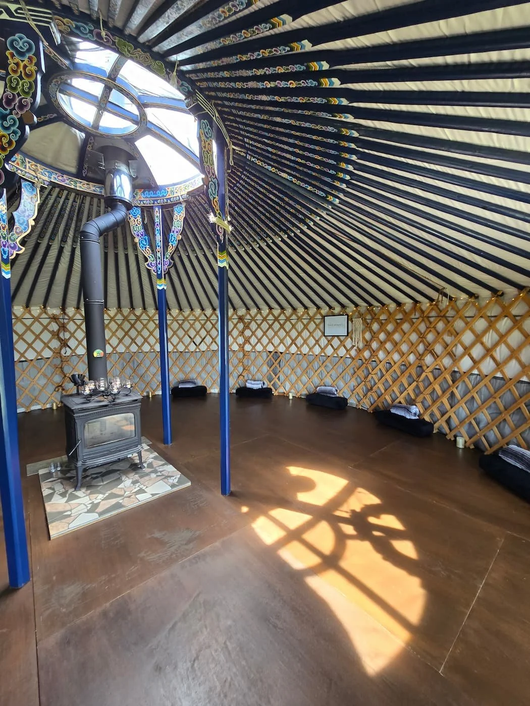 inside-yurt-ottawa-retreat