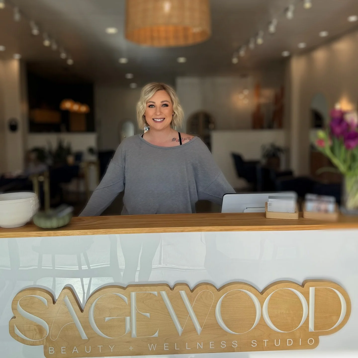 Meet Kim ✨

Kim is one of those stylists who can truly do it all, 
from lived in blondes and dimensional brunettes to vibrant reds, short pixie cuts, and even men&rsquo;s haircuts. 

She&rsquo;s incredibly well-rounded and meets clients exactly where