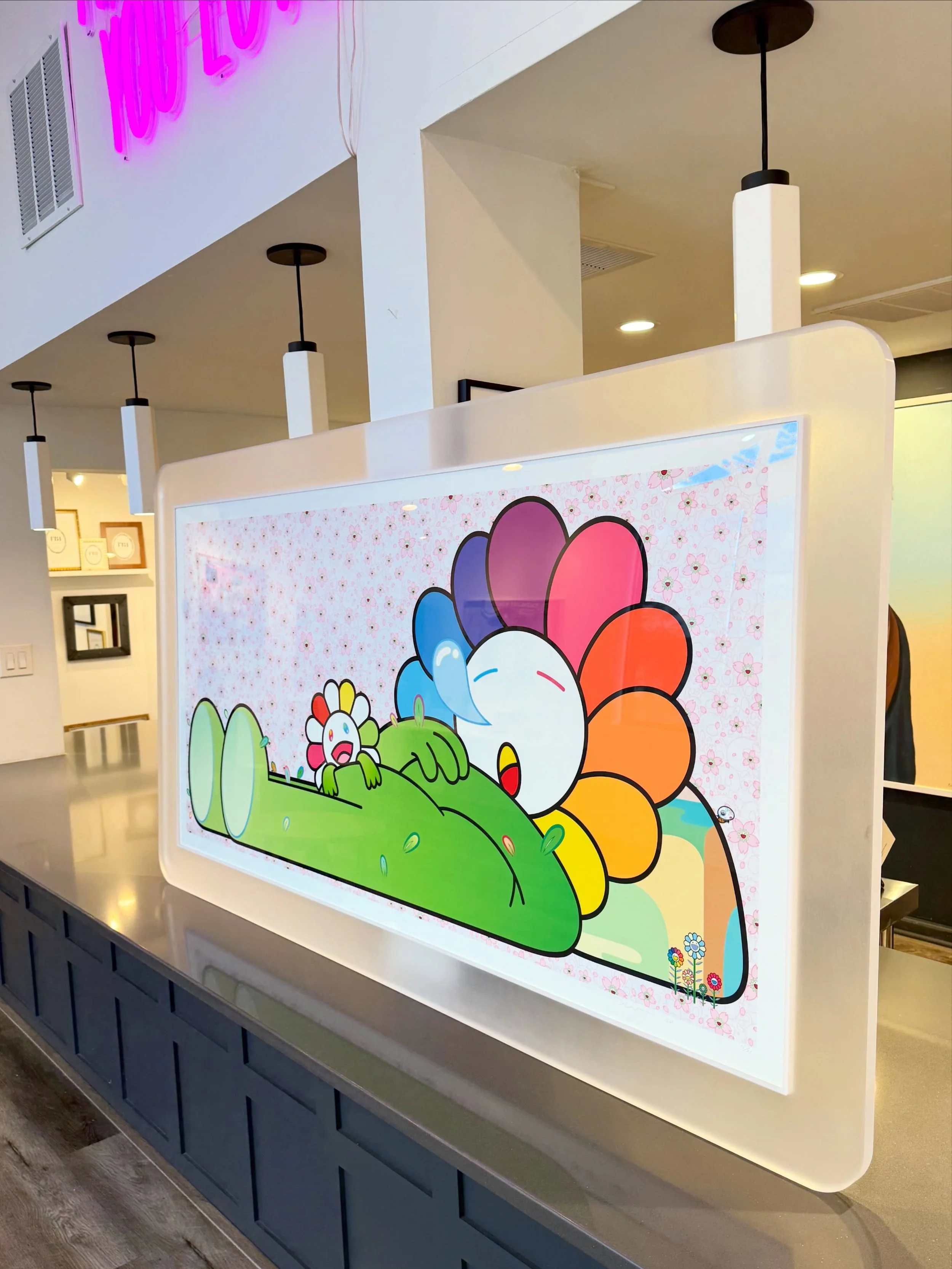 This giant sleepy  @takashipom is so cute in a custom frosted acrylic frame🤍🤍

Designed for @jamiemilesvig 🤍🤍

#takashimurakami 
#customframing
#framedbyria
@lair_616