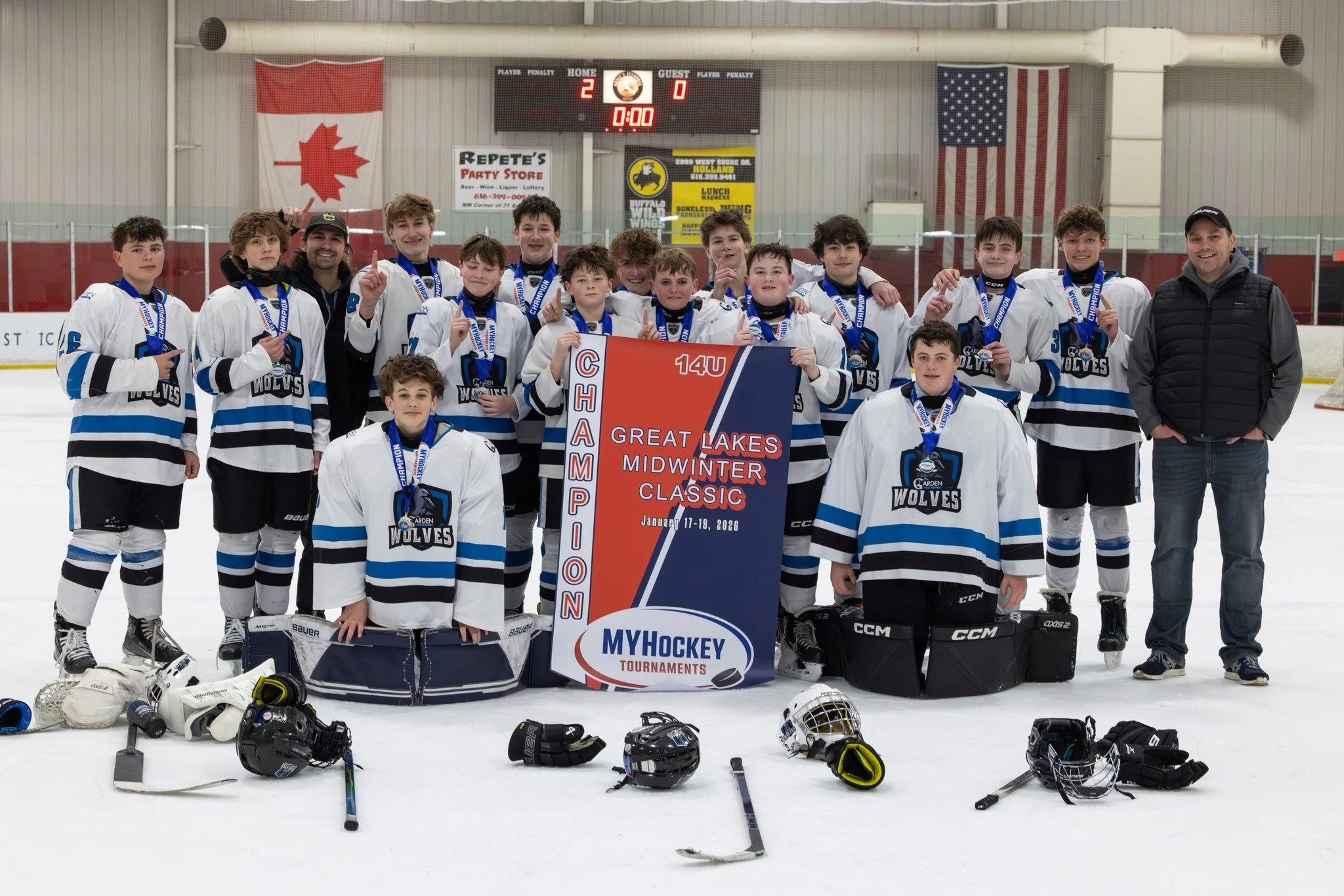 Congratulations to our 14 AA team for their first place finish at the Great Lakes Winter Classic! 

#thegardenicearena #gardenwolves #gardenhockeyclub #hockey