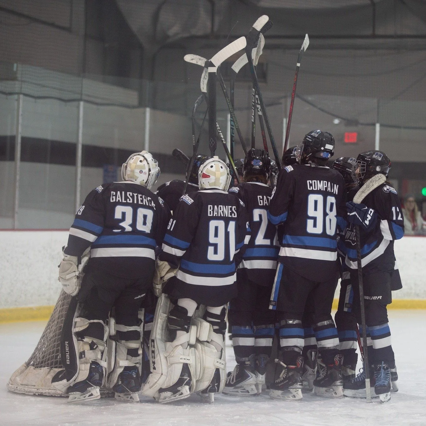 Congratulations to our 14U A team for their bronze finish this weekend in their tournament! 

#thegardenicearena #gardenhockeyclub #gardenwolves #youthhockey