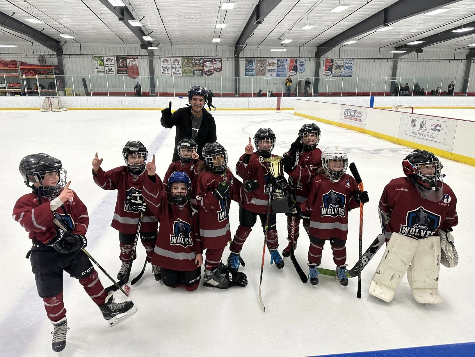 Congratulations to our 8U and 10U House League champions this weekend! 

 #thegardenicearena #GardenWolves