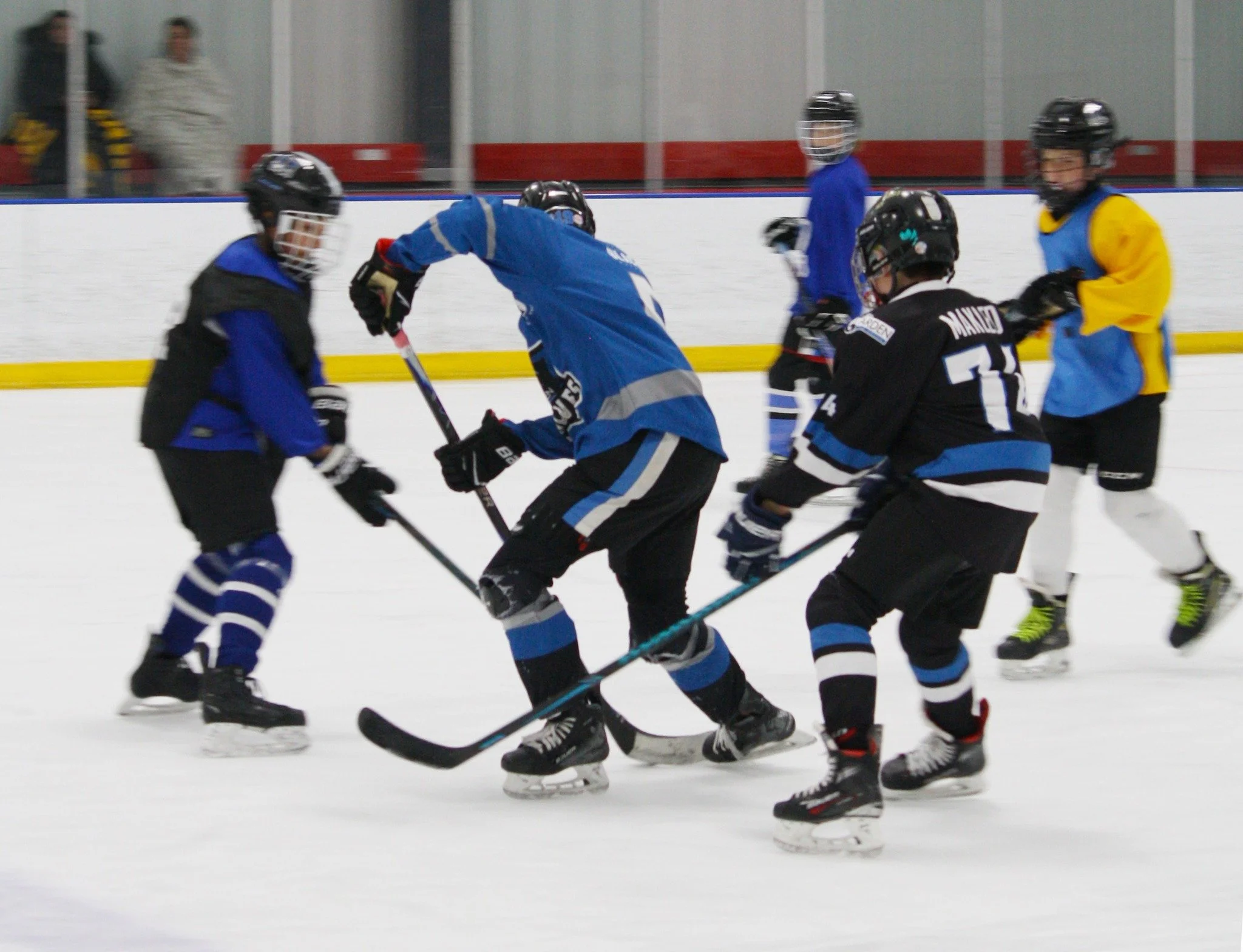 Finishing up Spring 3v3 league with some fun games tonight! 

Summer 3v3 begins June 11th, register now at https://www.thegardenicearena.com/store/p/3-vs-3-league-summer-2026-zhem5

#3v3hockey #summerhockey #thegardenicearena #GardenWolves