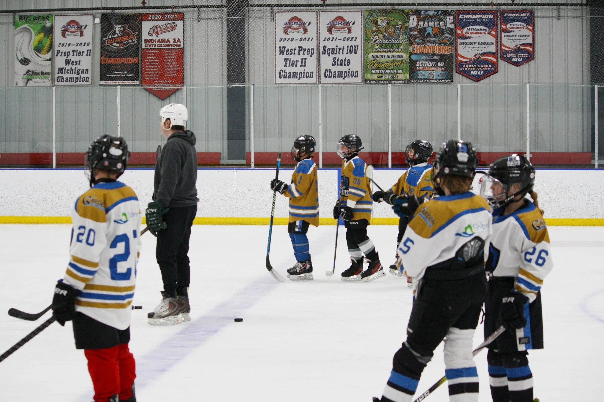 We're starting off tryout week here at the Garden with the 12U A group! Good luck everyone!

Registration is still open for anyone who's missed it at https://www.thegardenicearena.com/wolves-travel-tryouts-tier-2

#hockeytryouts #travelhockey #TierII