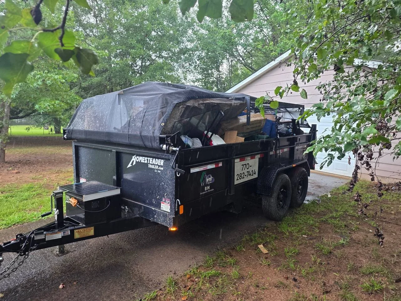 Loaded 7 yard trailer for cleanout in McDonough