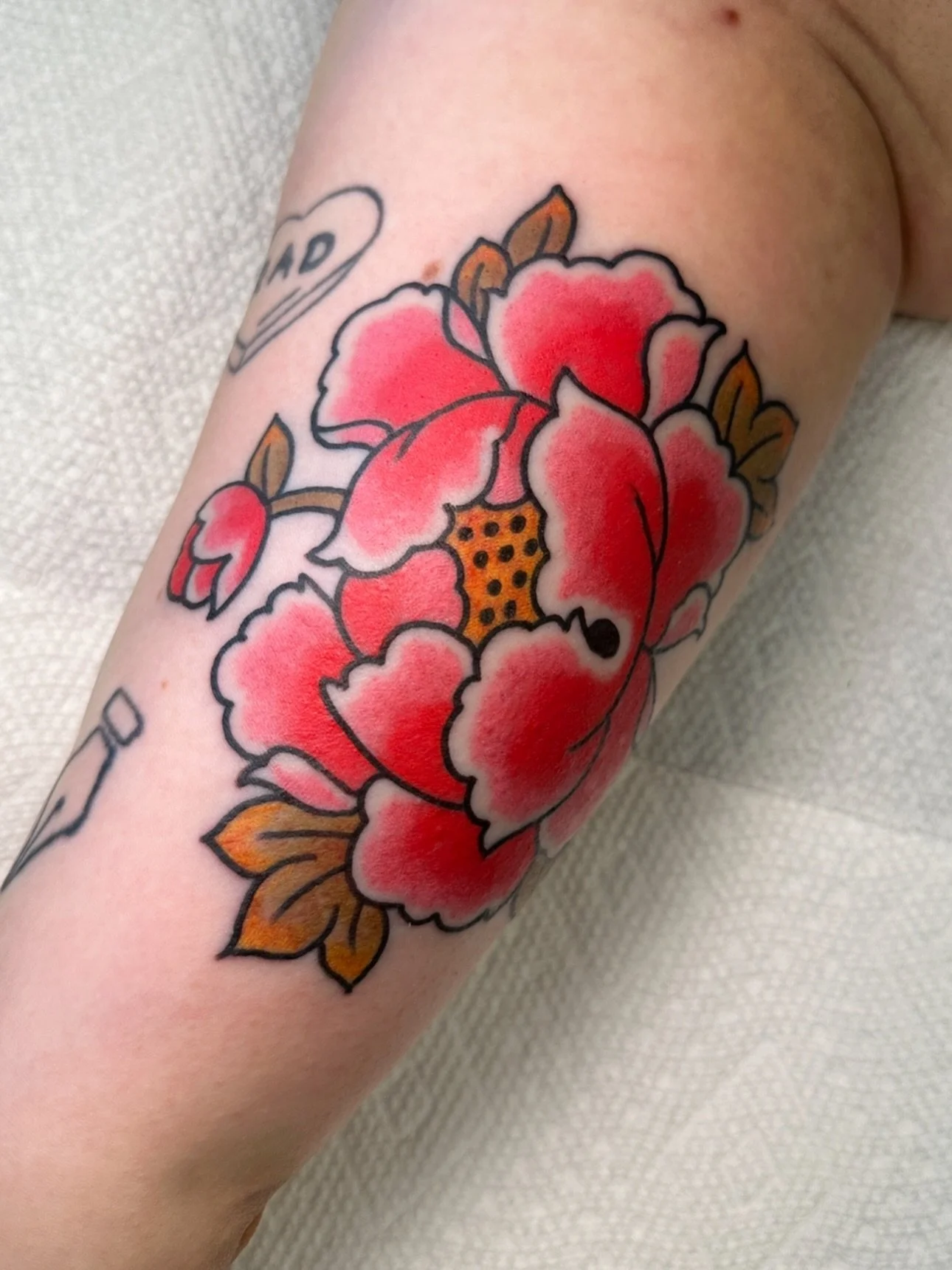 Two friendship peonies for Kelsey and Liz. Thanks a bunch y&rsquo;all!

I&rsquo;m working with a new booking system. Hit me up using the link in my bio to schedule. Would love to see y&rsquo;all soon!

Made with the best pigments @chromatattooink 

#