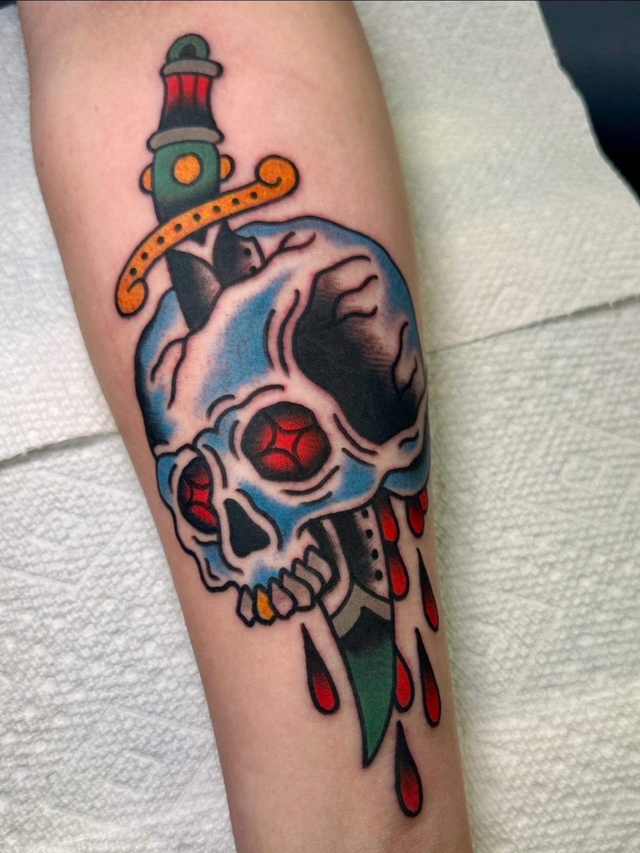 Skull and dagger requested by Kevin. Thanks a bunch dude! 

Made at @wingandwheeltattoo using @chromatattooink @unicornneedles @brandynfeldman @mikepike 

#indianatattoo #indianapolistattoo #indianapolis
