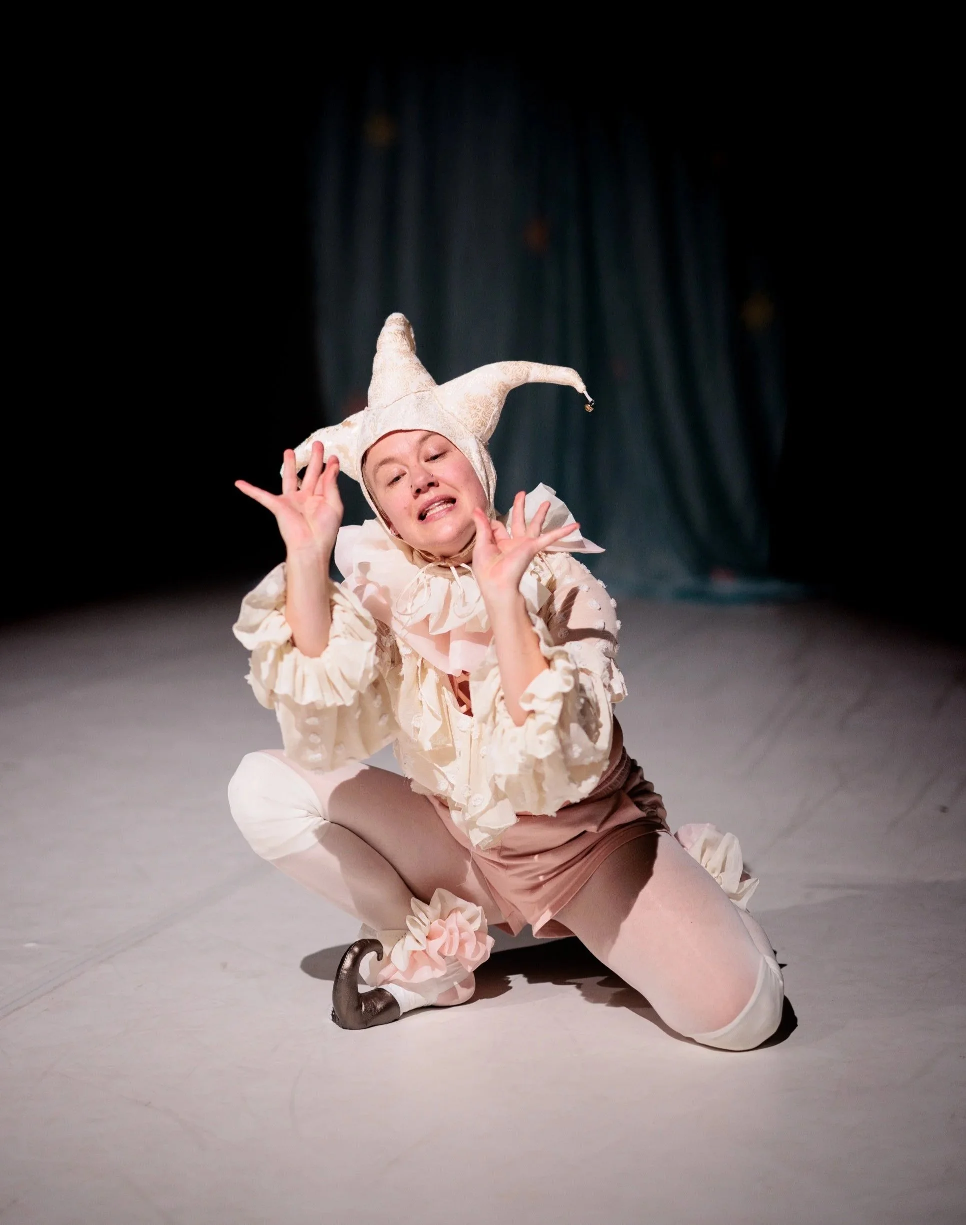 Lopun hetkenä hoviin tuotiin nuori narri