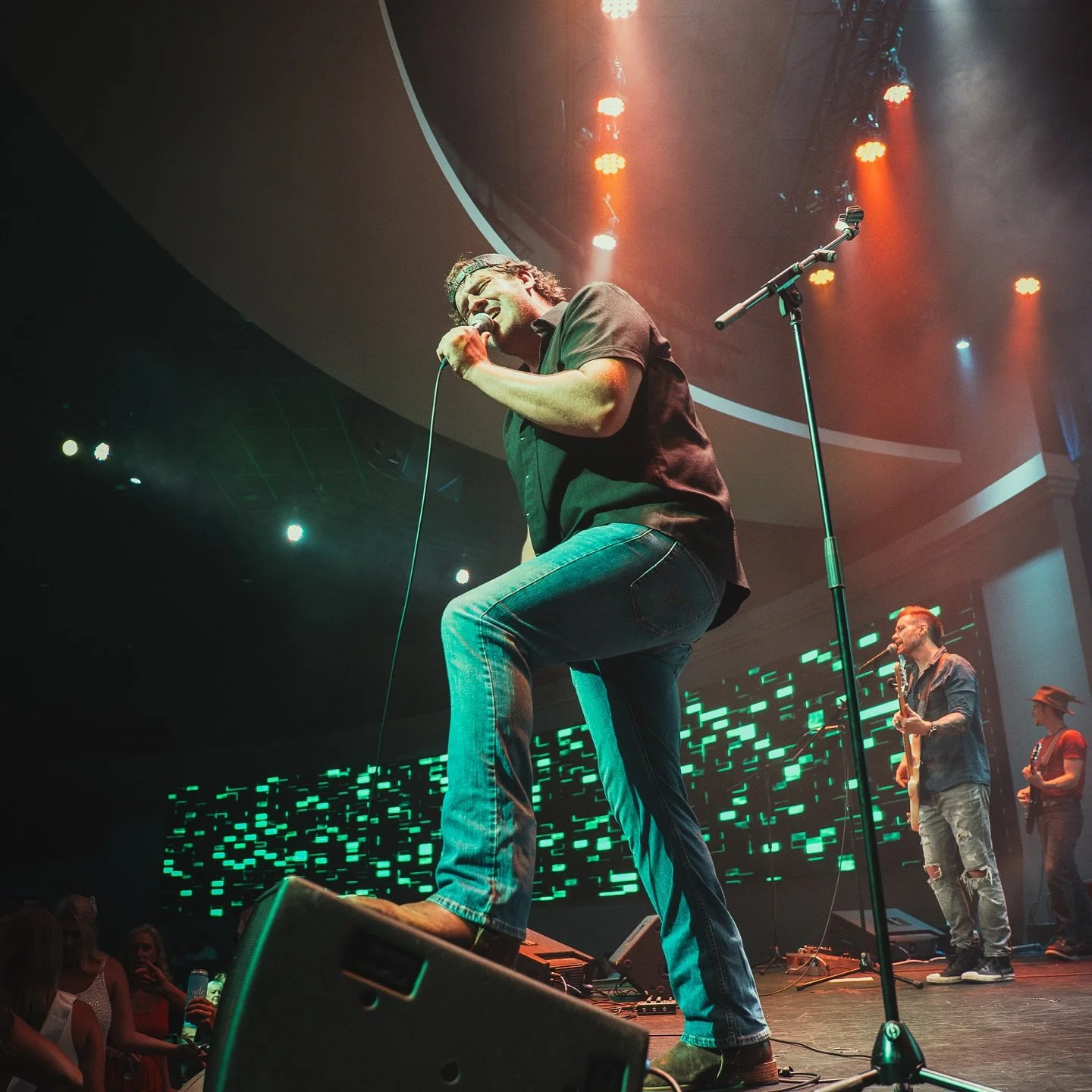 Big thanks to everyone that came out to @gunlakecasino 🔥

📸: @mikeyoungmedia 

#gunnarandthegrizzlyboys #gunlakecasino #standardamerican #countrymusic