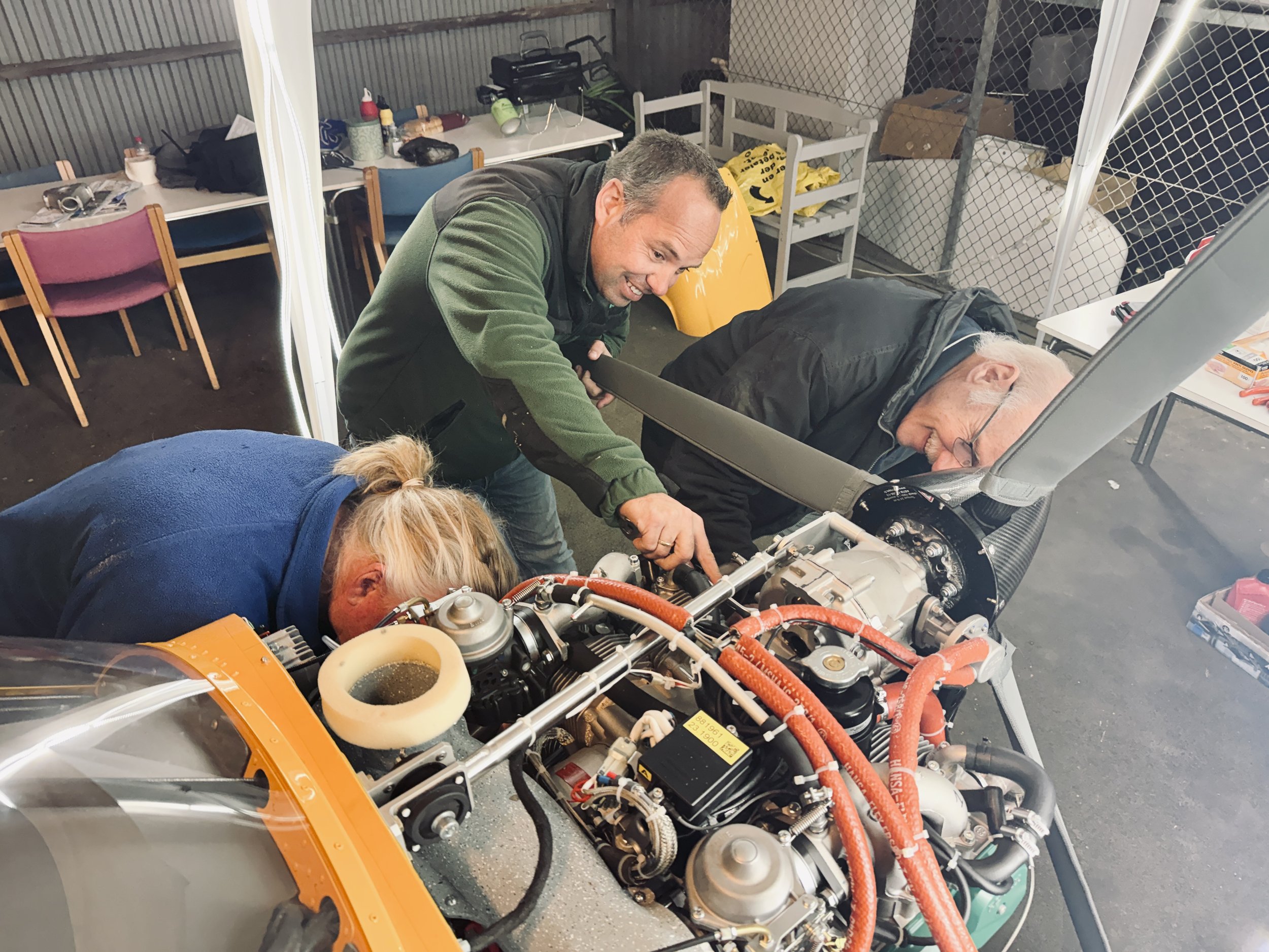 25 timers service af OY-9598