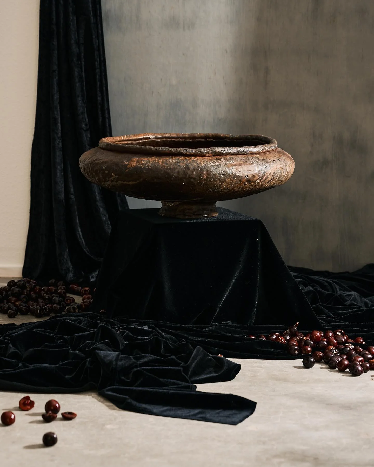 The Wide Mouth Vessel. Woodfired for seven days in Montana. 
This beauty looks lovely holding some fruit on your table. 

✨✨✨

Fine art and design for interiors