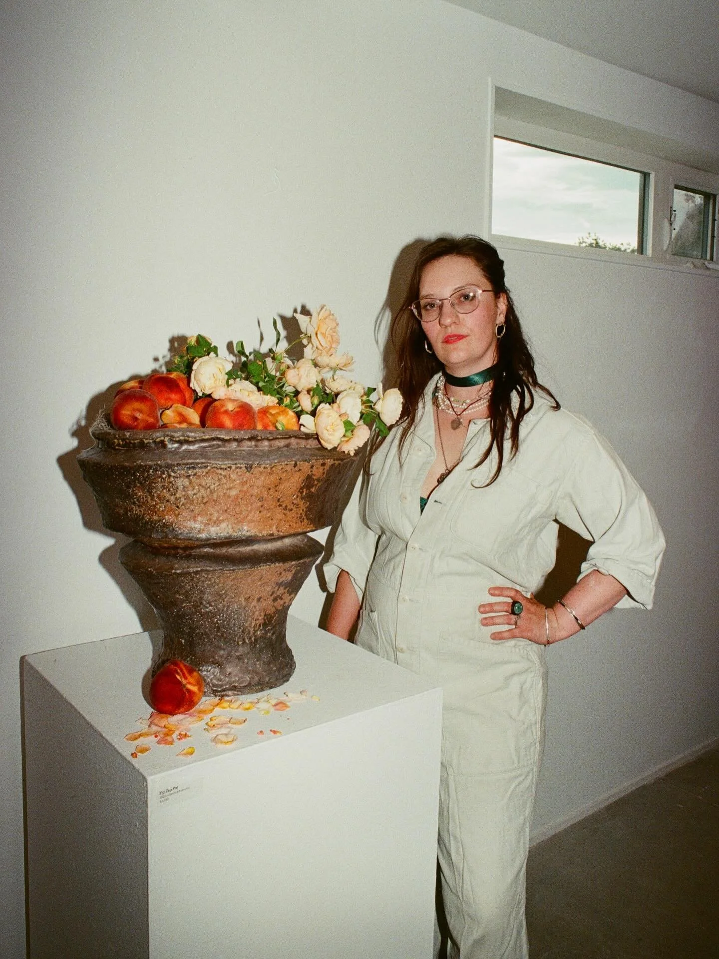 The ZigZag Pot
Historical fashion is a huge inspiration for me. I particularly like bodices and corsets, and I think it&rsquo;s pretty evident in this piece. I feel like the florals complement that feeling of overflow and abundance. 

📸 @eezabaya 
?