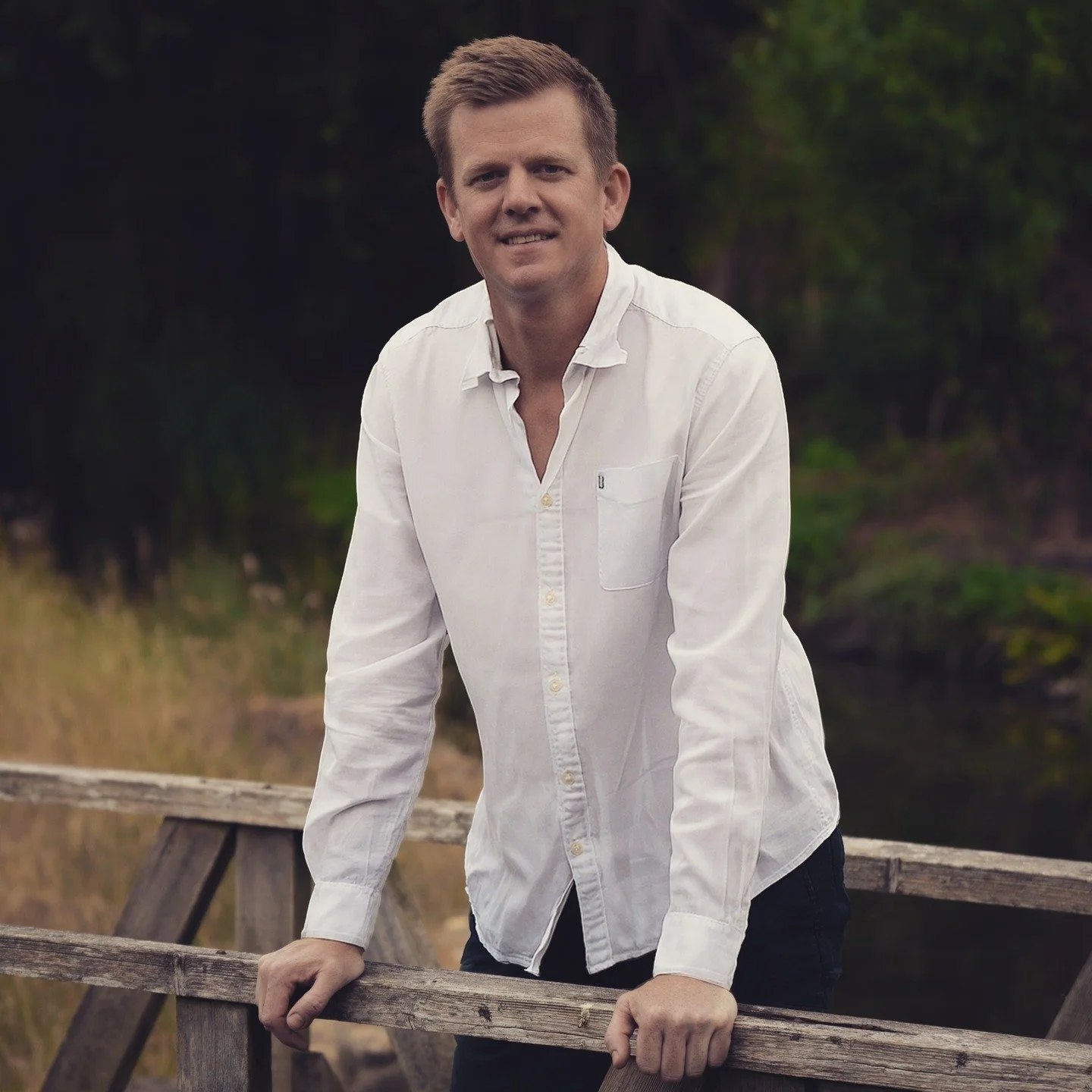 Who we are.....

Meet Joost, one half of the team behind rj2design. Originally from The Netherlands, now very much a Cotswold resident, Joost is passionate about designing projects that take our clients lifestyles and passions into every element of t