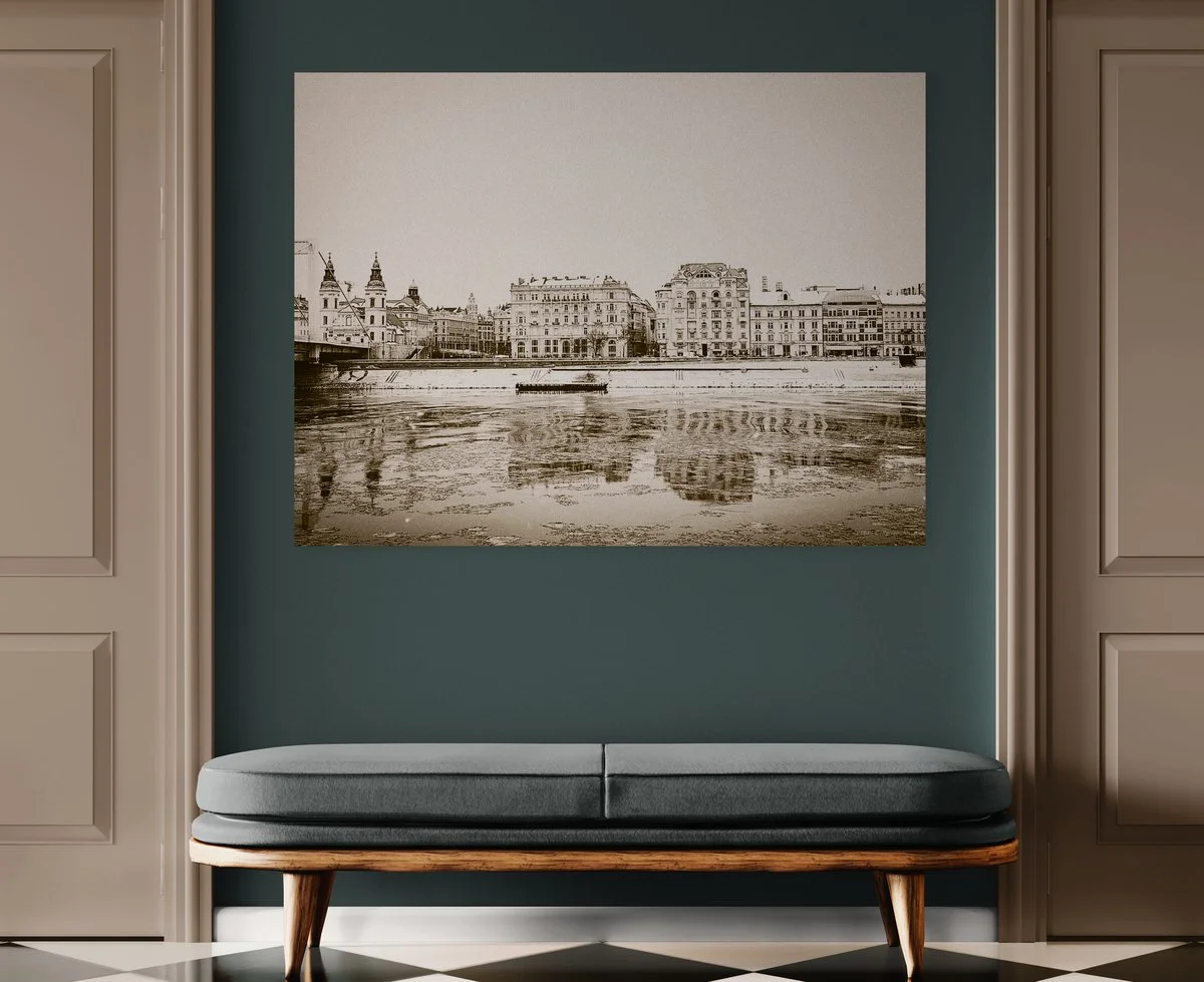 classic-interior-hallway-with-a-bench-seat (7).jpg
