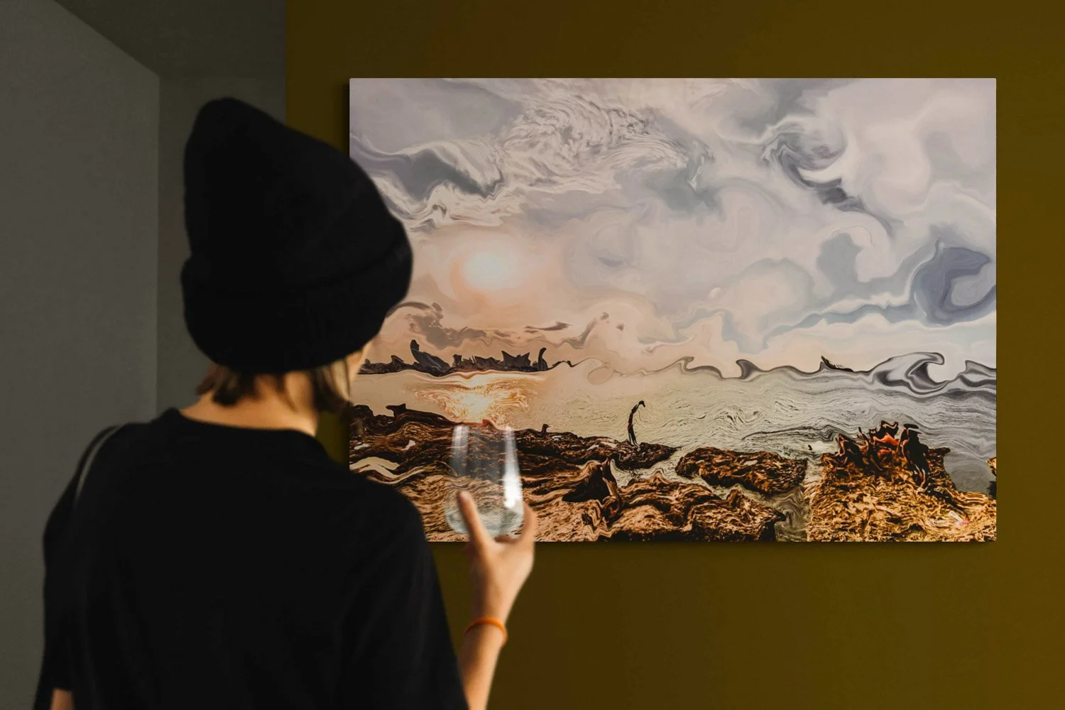 close-up-of-a-woman-next-to-a-gallery-wall (8).jpg