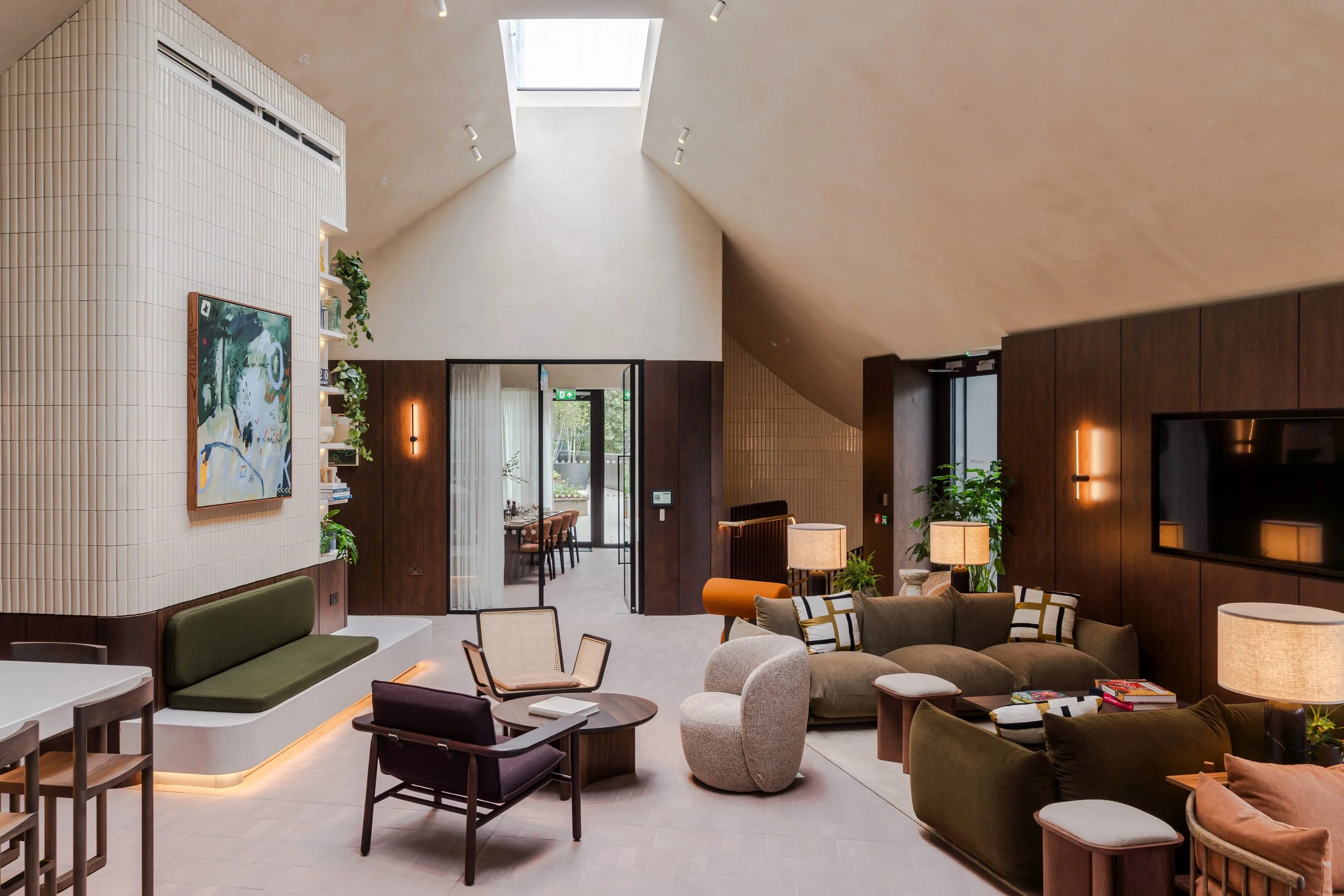 Launching a brand (The Art Office)