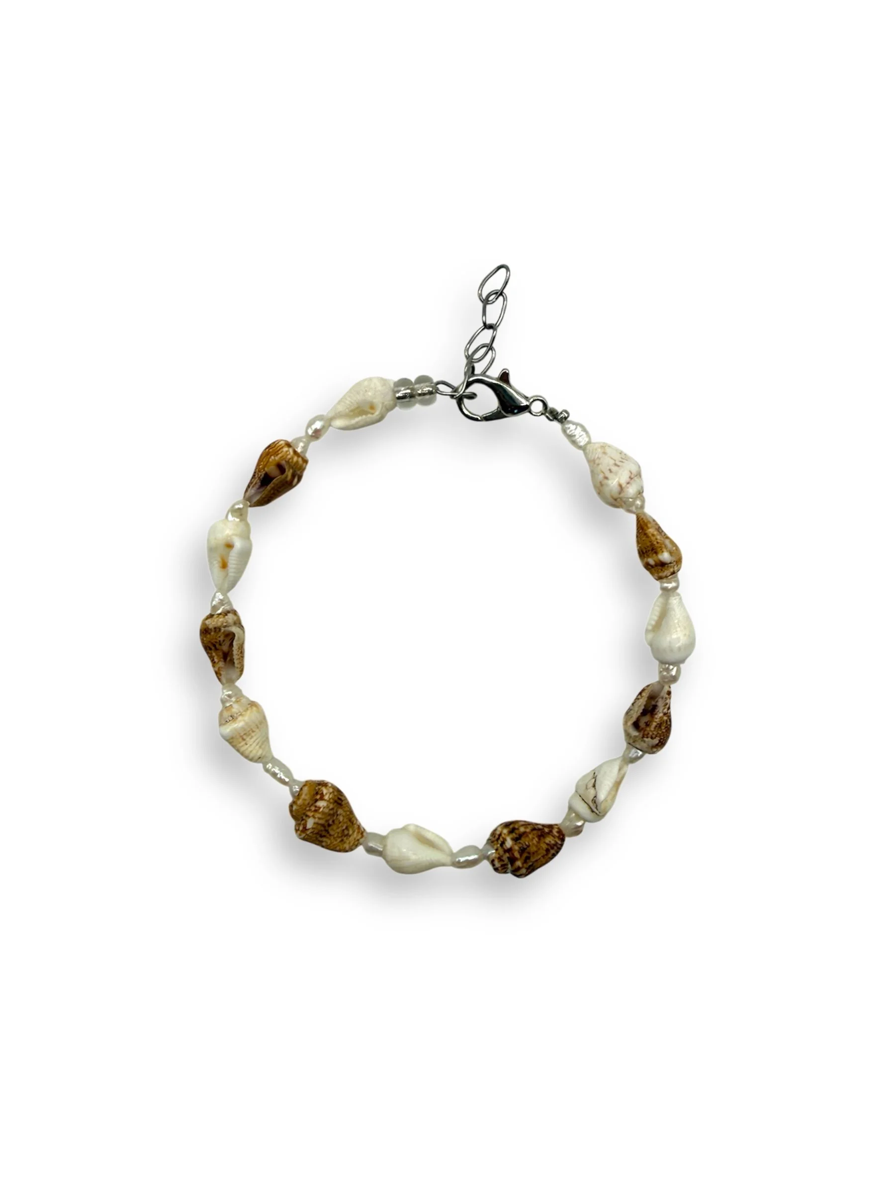 Mini shell bracelet with freshwater seed pearls
