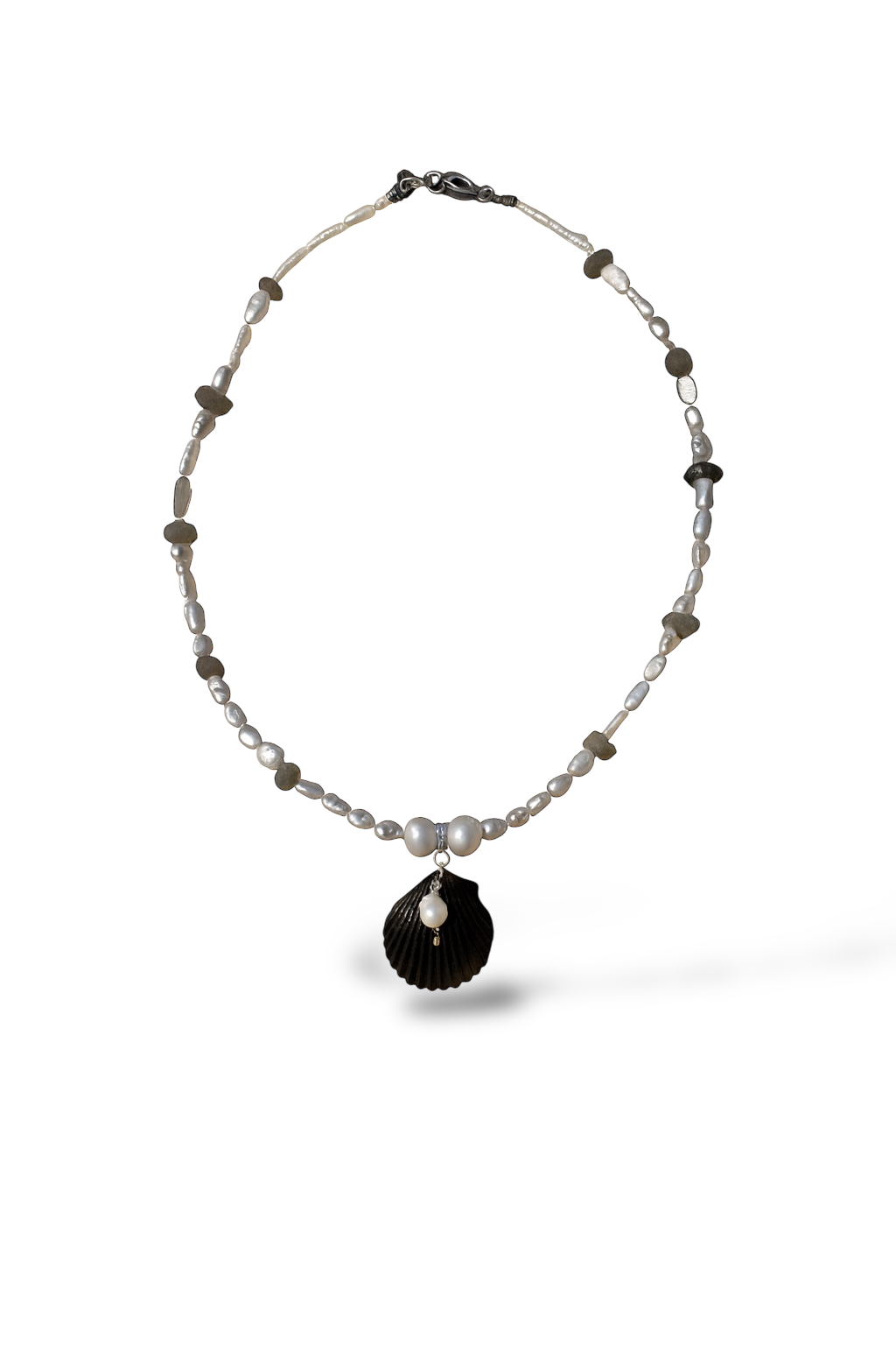 Labradorite Pearl Necklace with Natural Black Scallop Shell