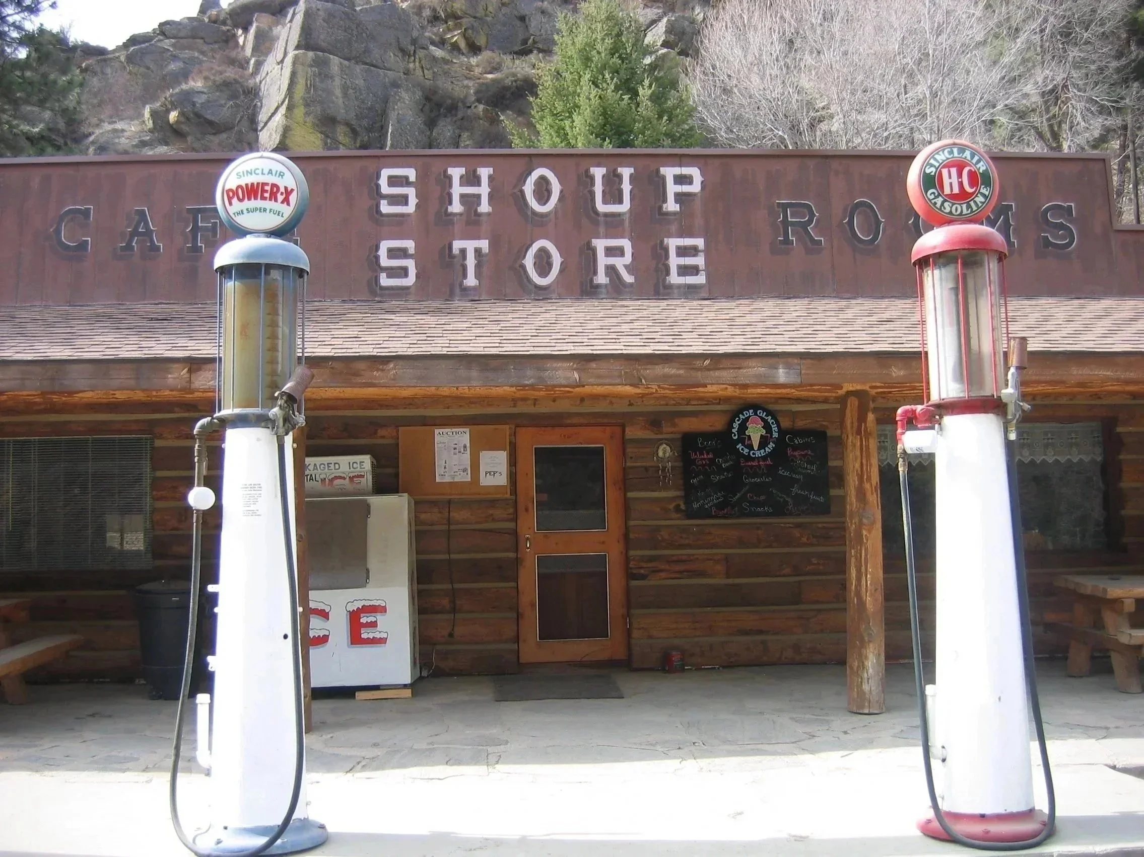 We bought gas from these pumps at Shoup, Idaho. This service has been discontinued.