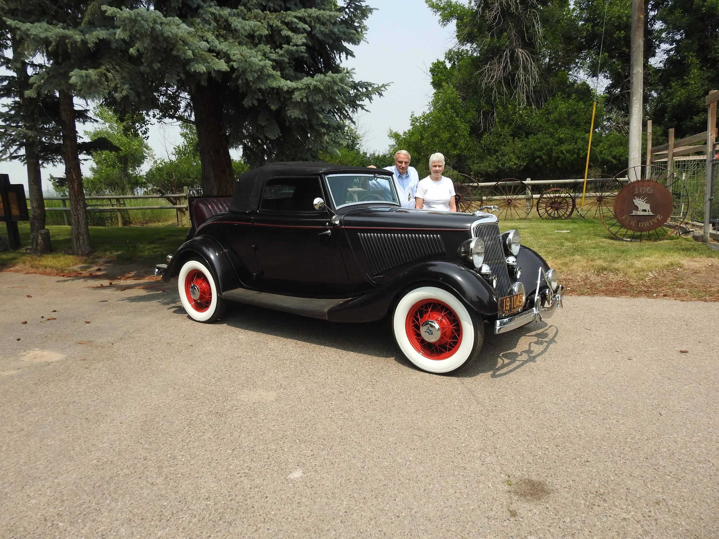 Robin and Judy Neil's Lincoln LeBaron Roadster