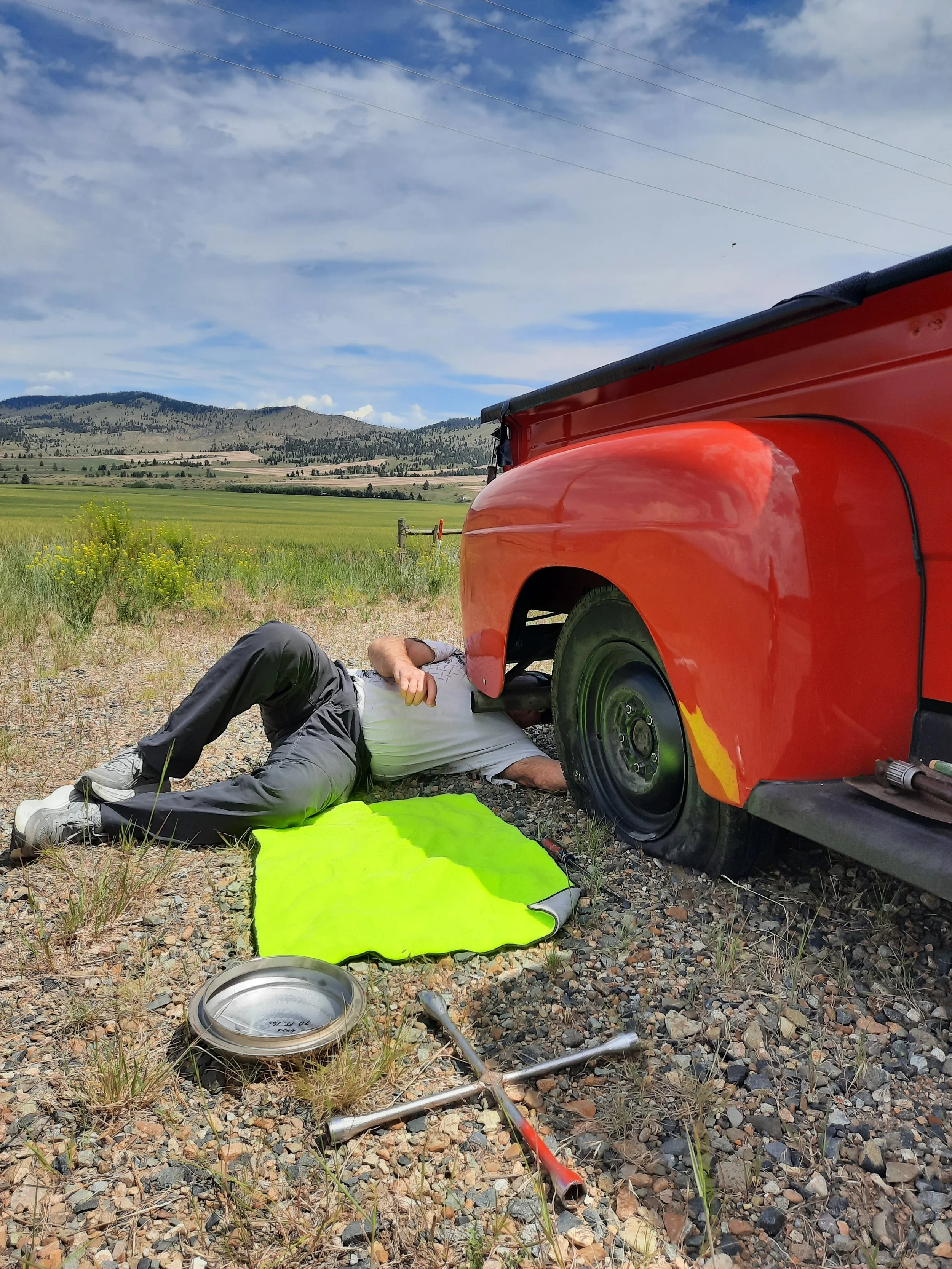 A flat tire on the 1949 F1