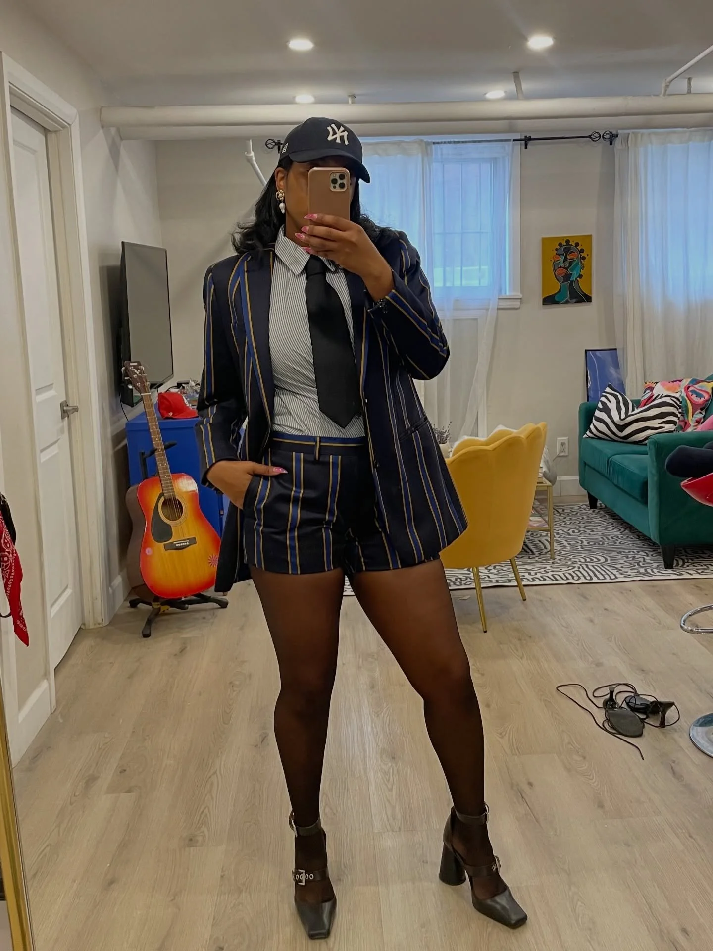 Not to be the too woke fashion friend, but the necktie is quietly signaling the contrast between men et women right now.

Link in bio if you&rsquo;re feeling overly analytical yourself.