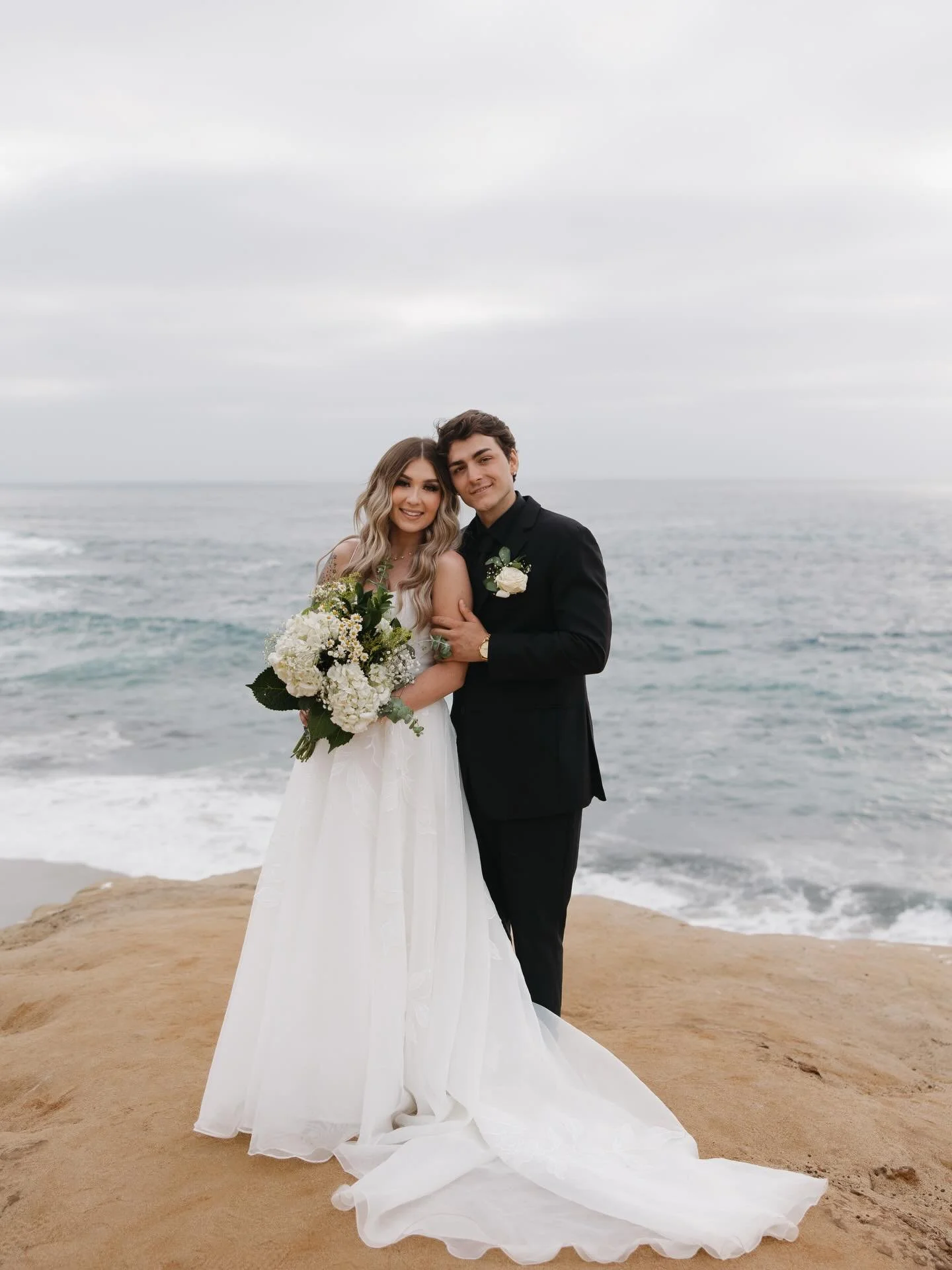 a truly sweet and special day ✨🤍🥹

Coordination | @gloweventcoordination 
Photo | @briberryphotography 
Content Creator | @contentbyfi 
Venue | @theweddingbowl 

#sandiegoweddings #sandiegoweddingplanner #sandiegodayofcoordinator #socalweddingcoord