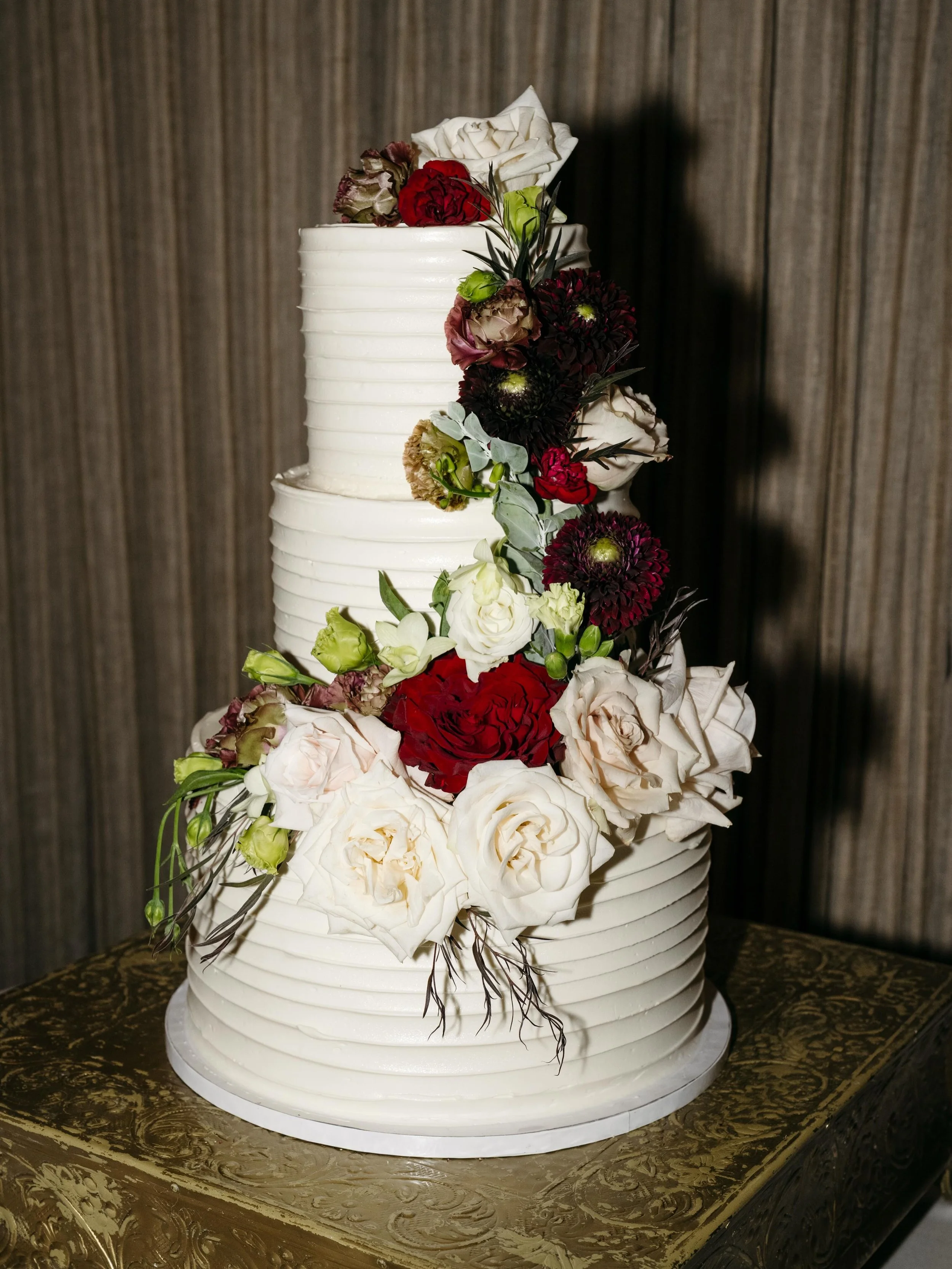 still dreaming about this cake | @frostmecafeandbakery 

#sandiegoweddingcoordinator #sandiegoweddingplanner #sandiegodayofcoordinator #weddingcoordinatorsandiego #dayofcoordinatorsandiego

San Diego wedding planner
San Diego wedding coordinator 
San