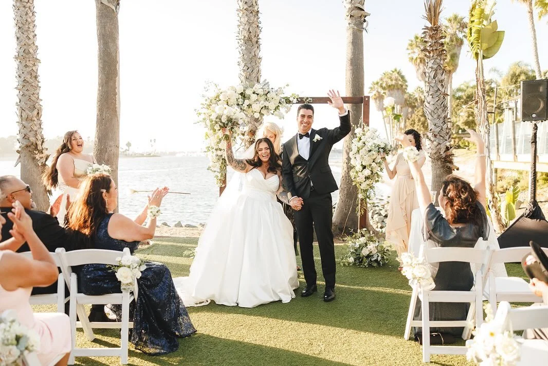 the sweetest moments 🫶🏼✨🤍

Venue | @paradisepointsd @tidal_sd 
Photo | @zatonsky_moments 
Florals | @camelliaweddingflowers 
Officiant | @elementsofstylesd 
Cake | @violetcakecosd 
Makeup | @makeupbylindajoy 
Hair | @elenaprostyles 

#sandiegowedd