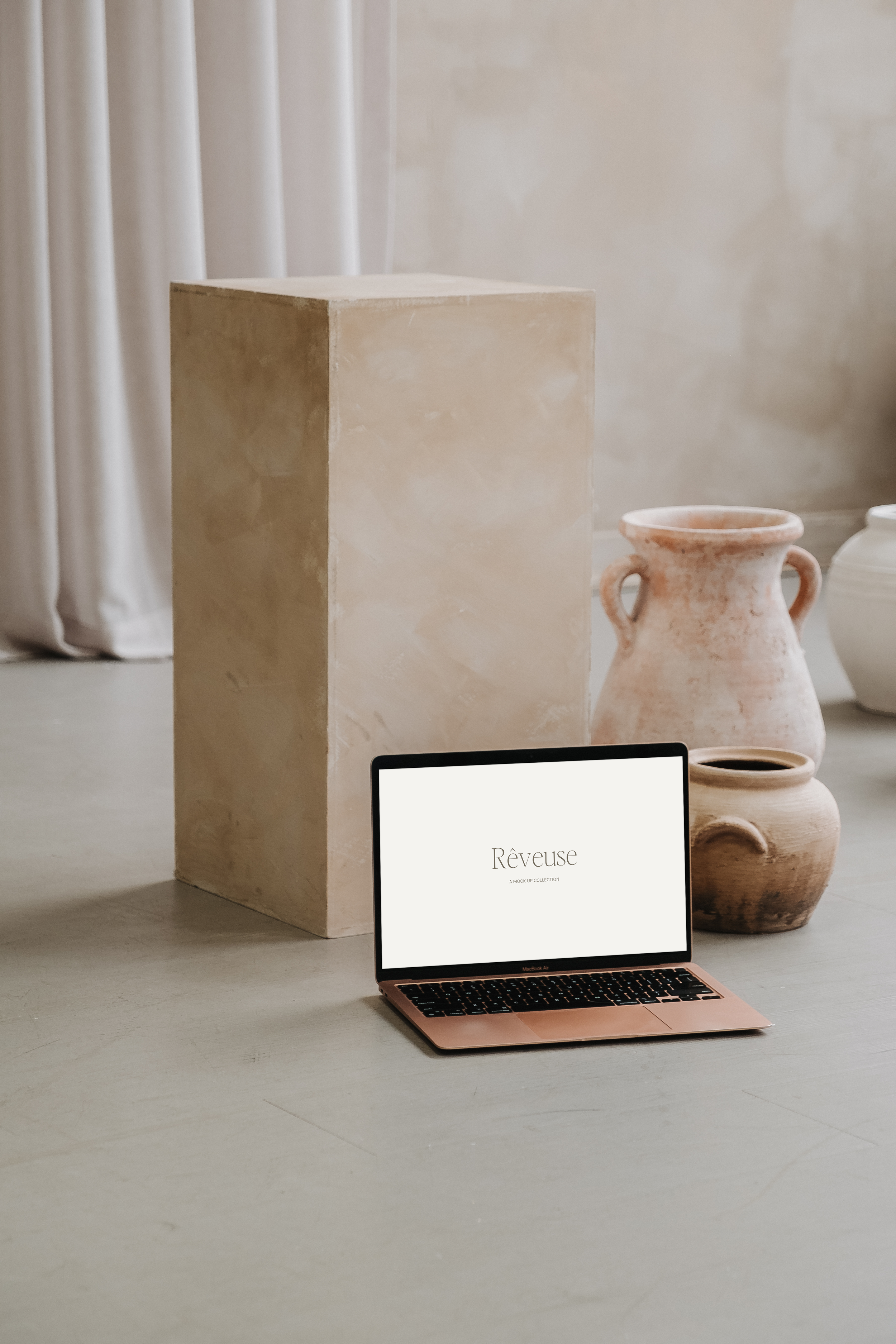 theRêveuse_Laptop_Seven.png