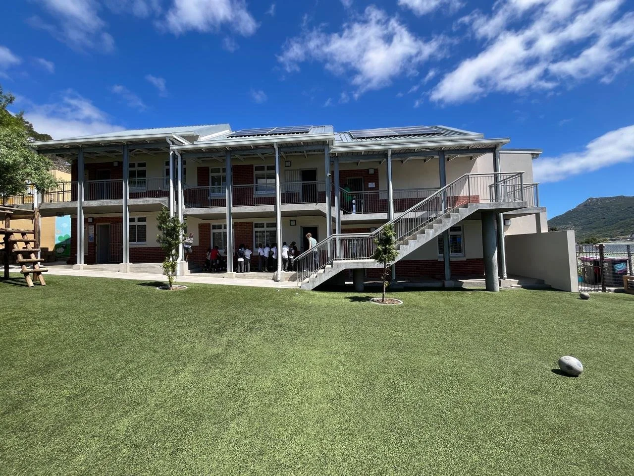 Das Schulhaus vom Imizamo Yethu Learning Hub.