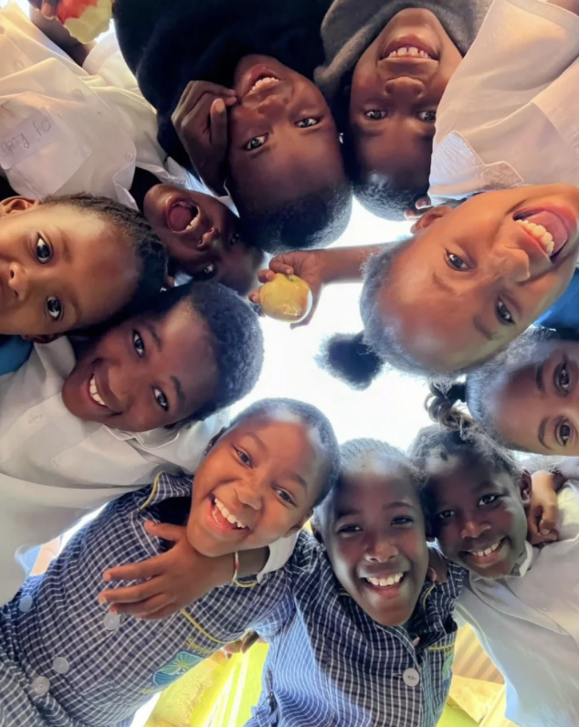 Lachende Kinder von iKahya le Themba.