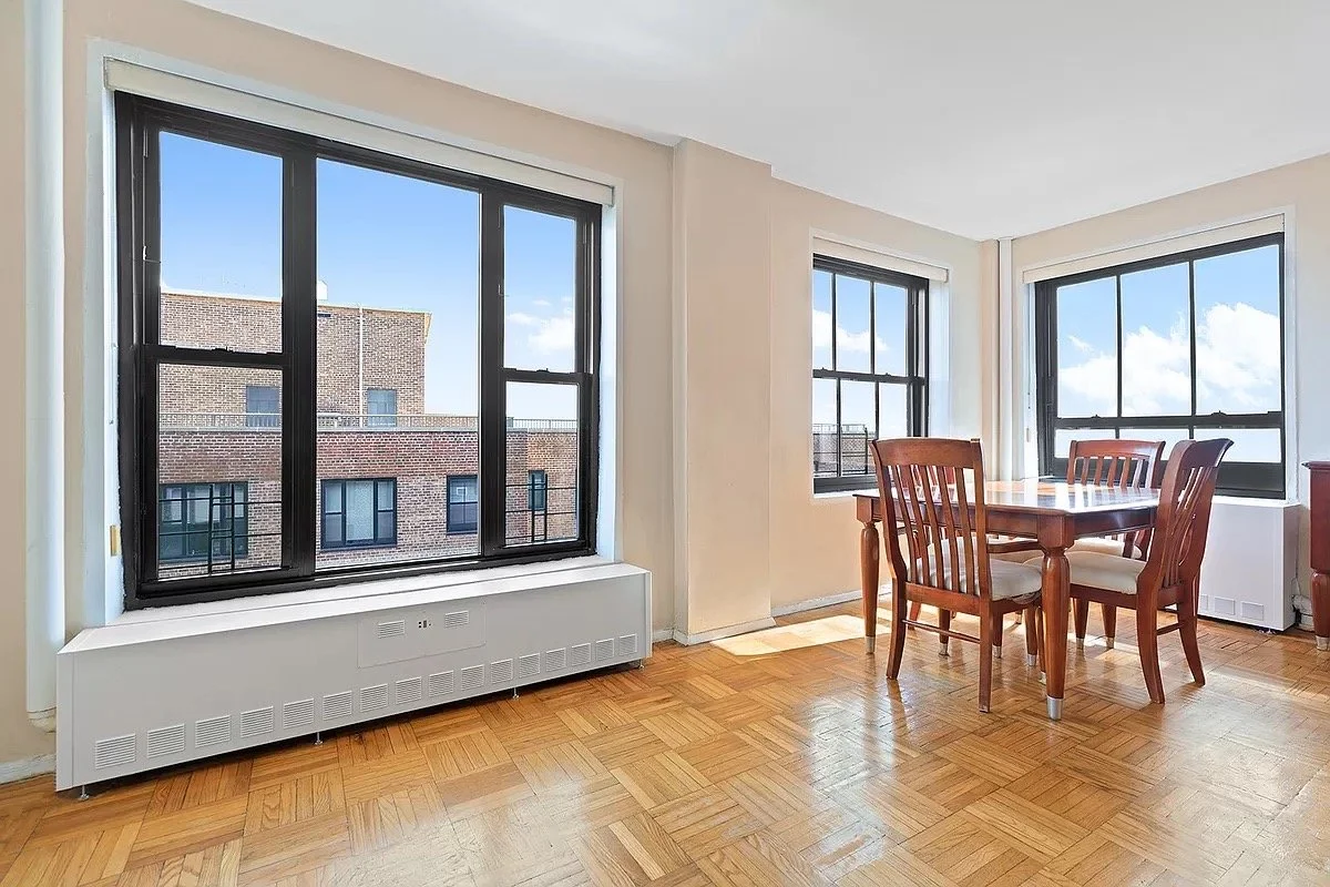 Clinton Hill window length cozy