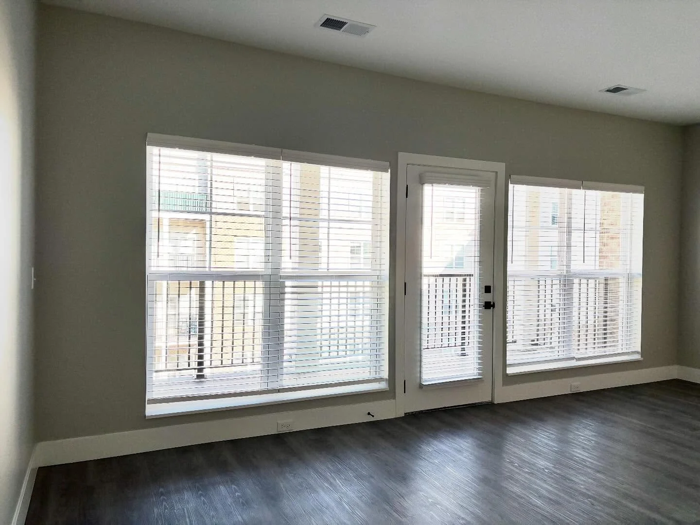 We&rsquo;re calling all sunlight lovers, plant parents, and people who appreciate a good golden-hour glow ☀️💛
The Bo floorplan is designed for max natural light, making every room feel open, warm, and effortlessly beautiful. Think morning coffee wit