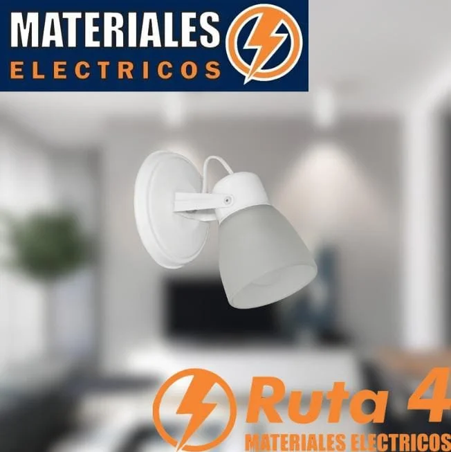 Lámpara de pared blanca en interior con cartel de materiales eléctricos y ruta 4