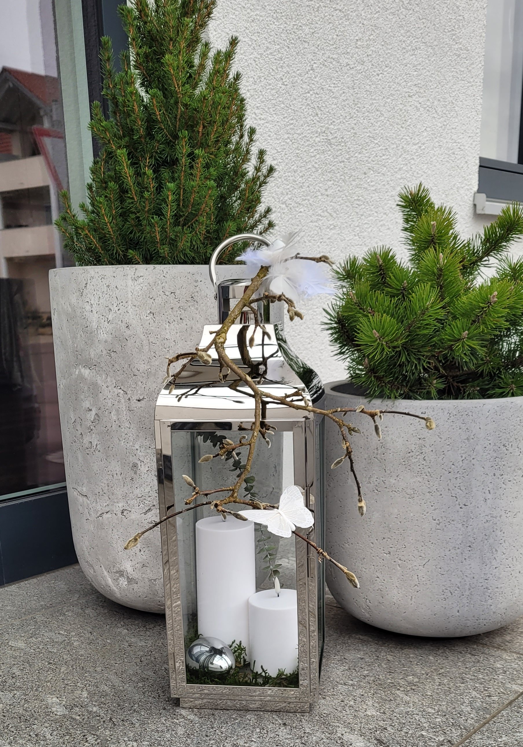 Edelstahl-Laterne mit 2 hochwertigen Outdoor-LED-Kerzen mit Timerfunktion, optional auch steuerbar über eine Fernbedienung