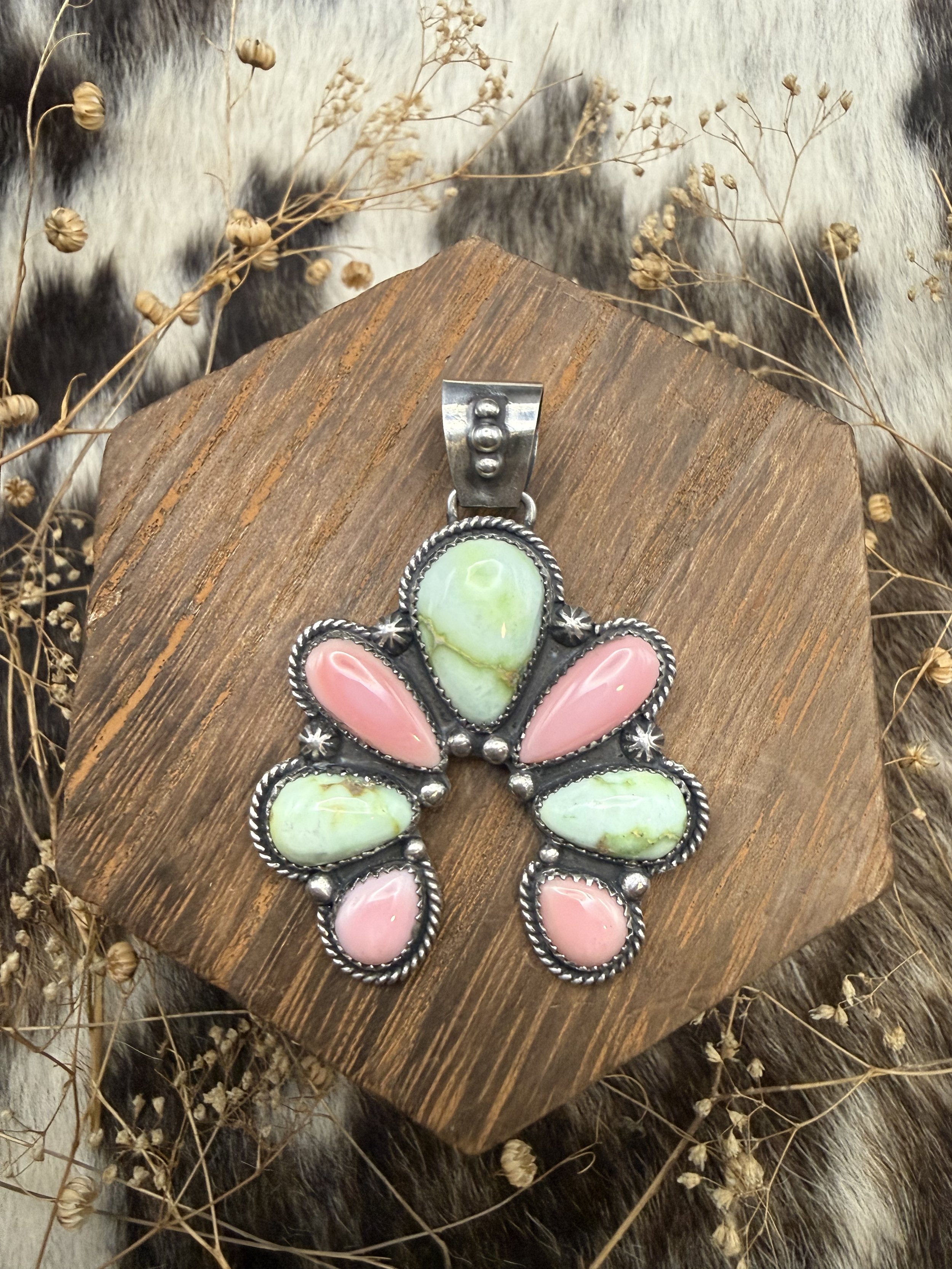 Palomino & Queen Conch