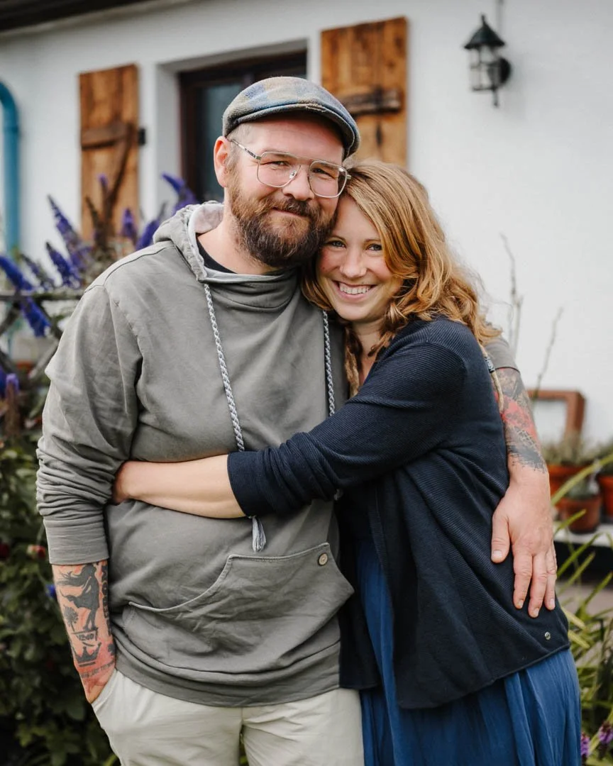 schönes Paarfoto bei einem entspannten Fotoshooting nahe Schwabmünchen bei Augsburg